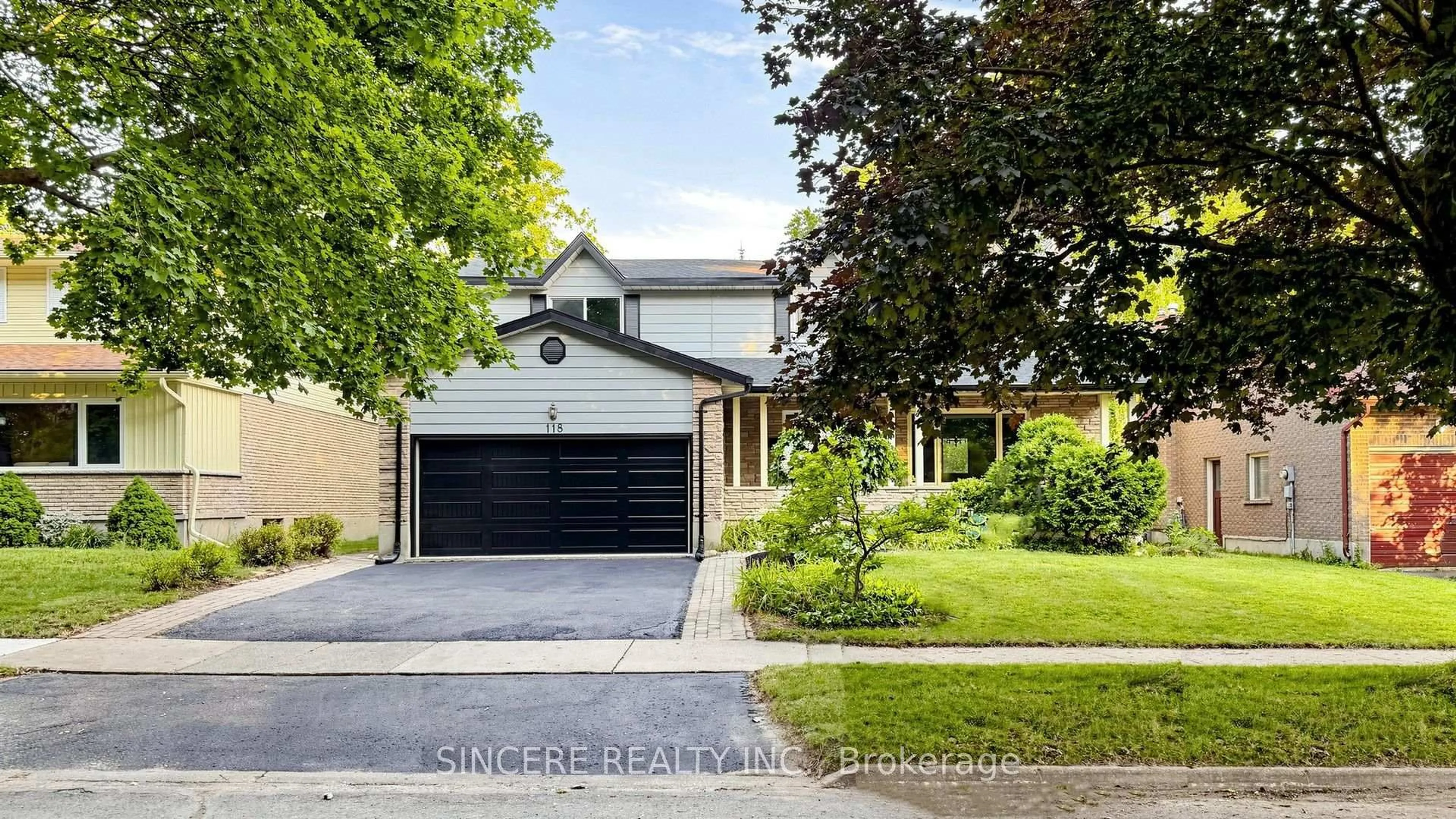 Home with brick exterior material, street for 118 Candlewood Cres, Waterloo Ontario N2L 5M8