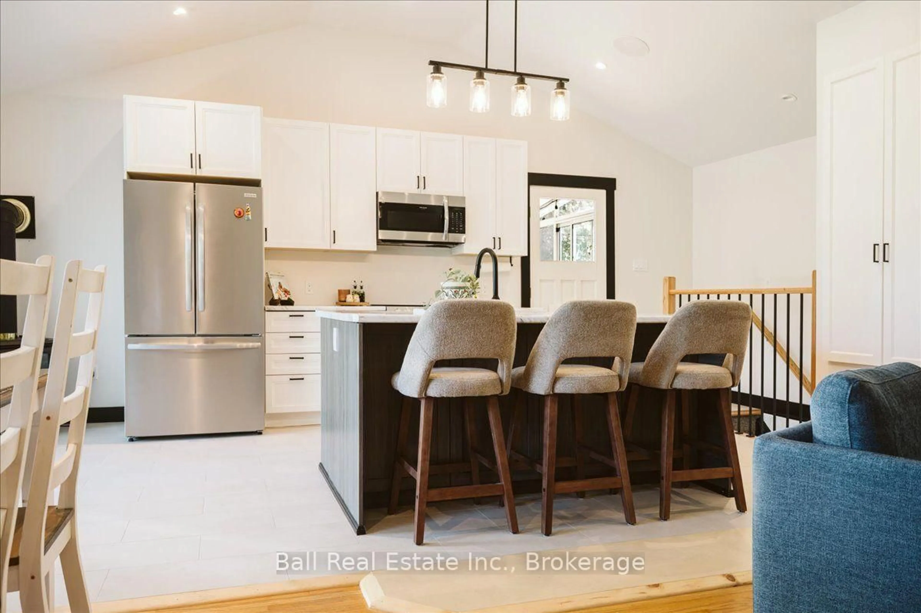 Open concept kitchen, unknown for 78 Lakeshore Blvd, Selwyn Ontario K0L 1T0