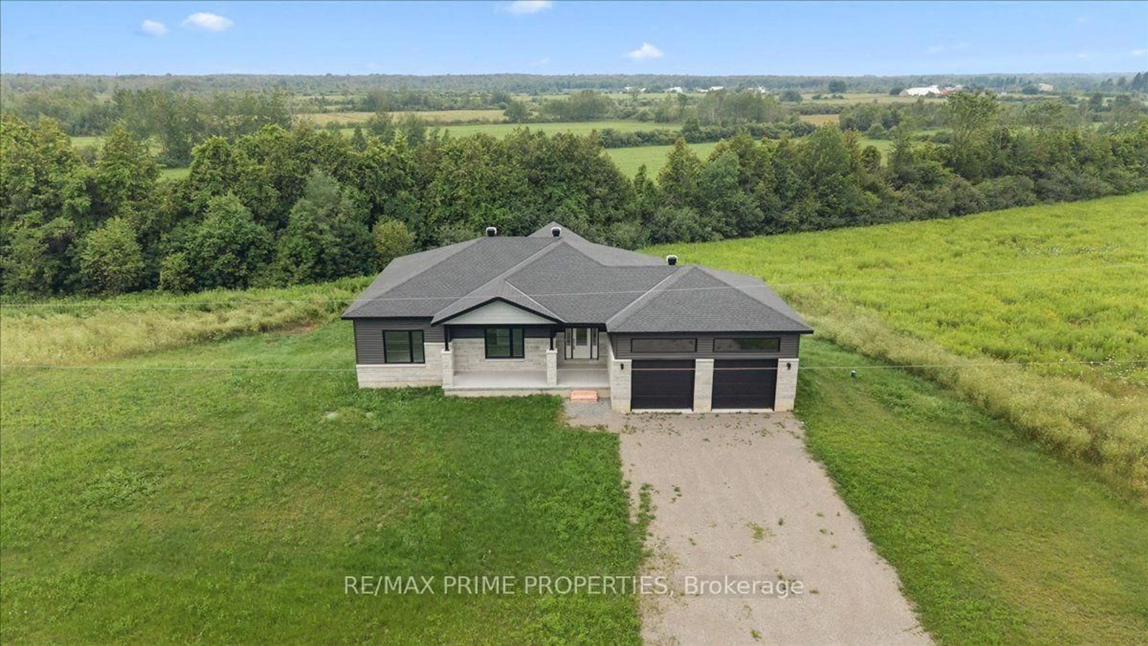 A pic from outside/outdoor area/front of a property/back of a property/a pic from drone, building for 465 Pioneer Rd, Merrickville-Wolford Ontario K0G 1N0