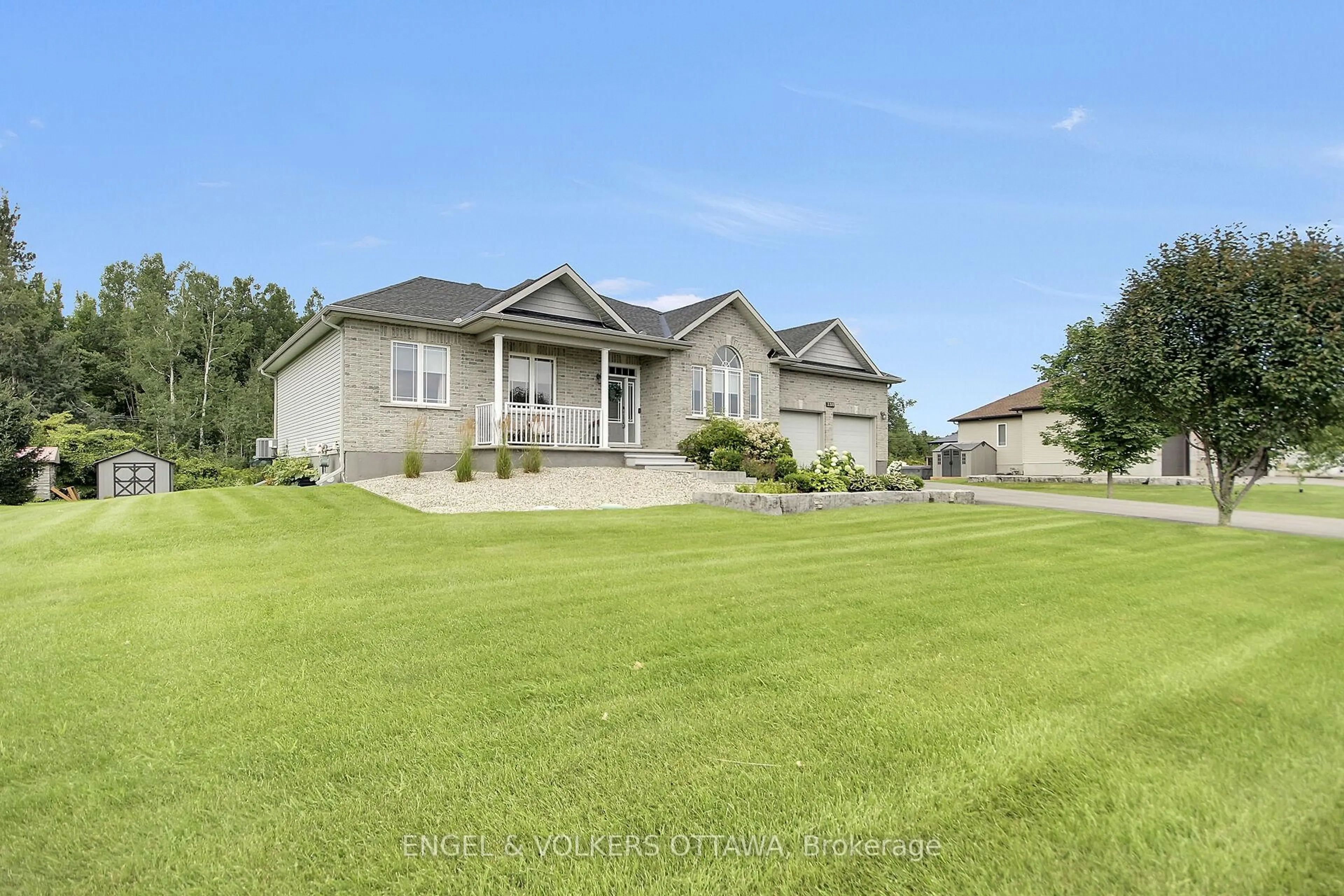 A pic from outside/outdoor area/front of a property/back of a property/a pic from drone, unknown for 3318 Morningmist Way, Osgoode Ontario K0A 2W0