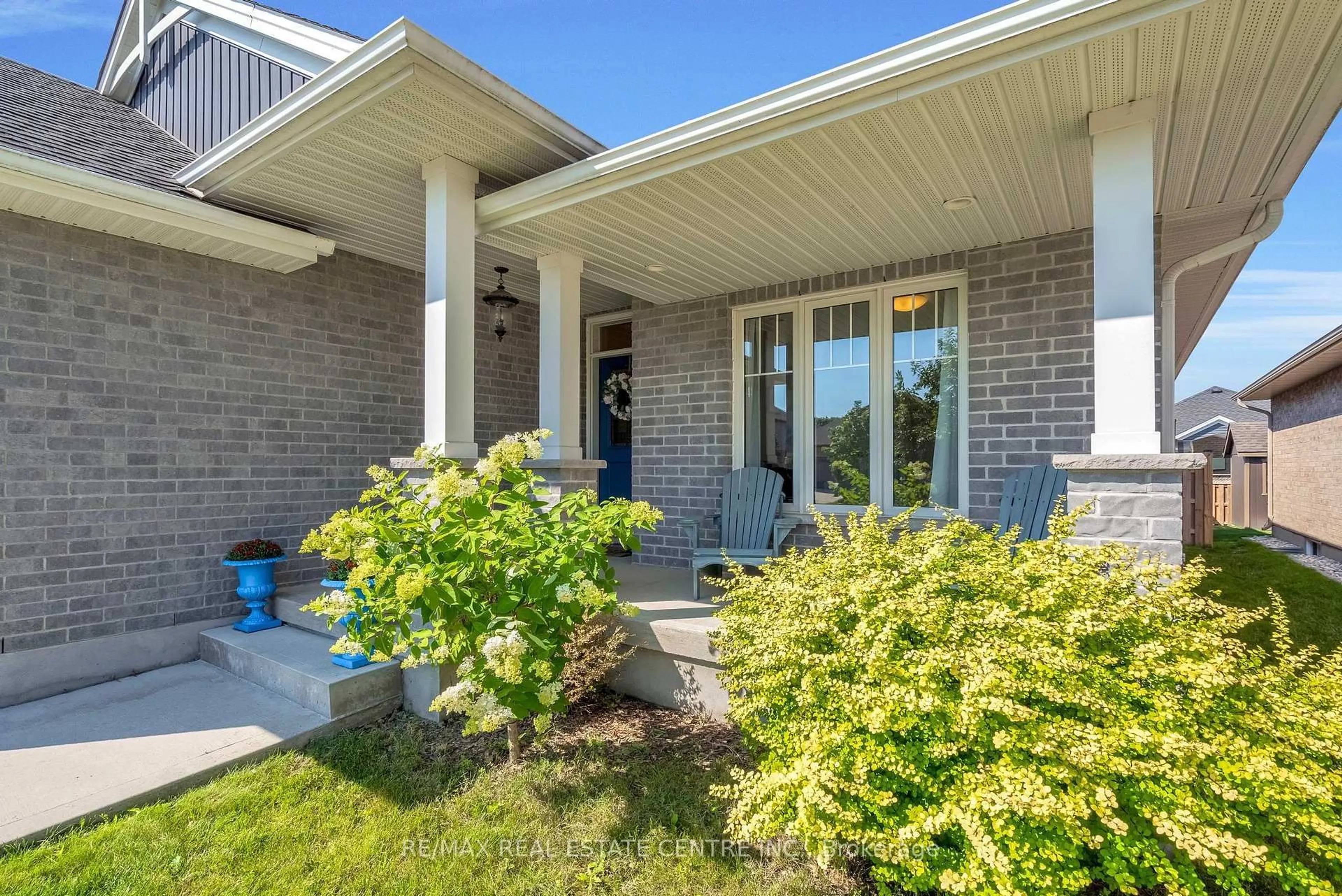 Home with brick exterior material, street for 14 St Andrews Dr, St. Thomas Ontario N5R 0G4