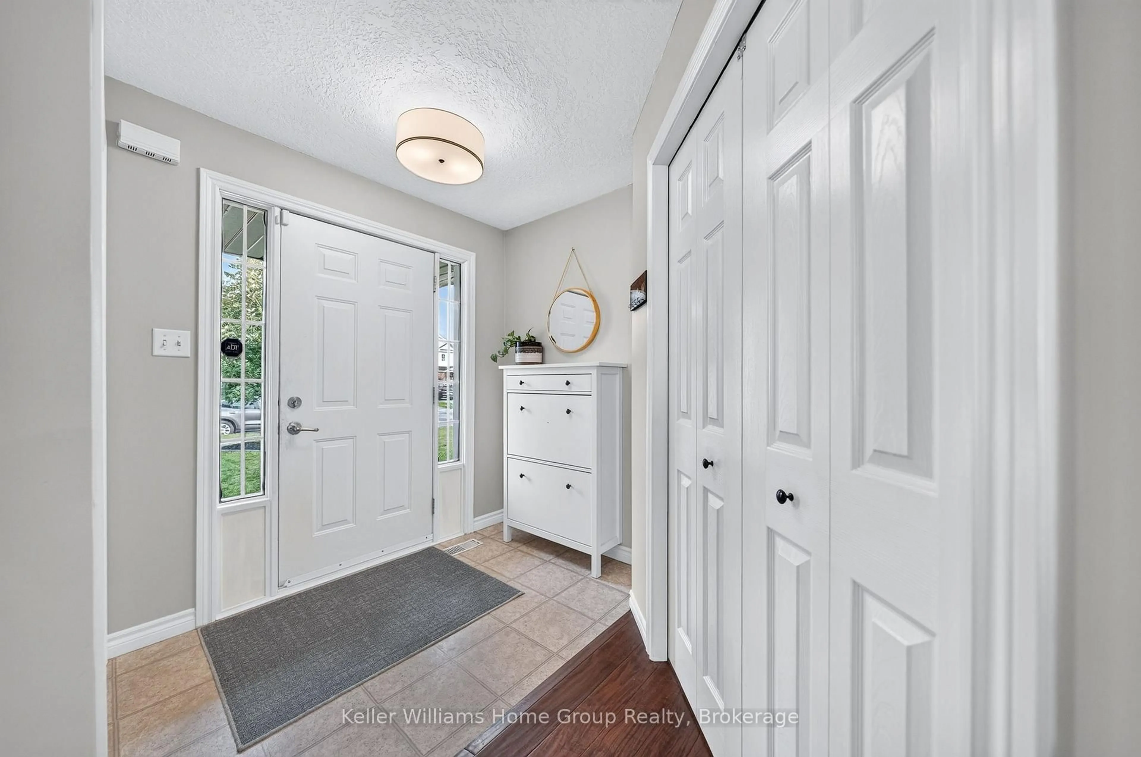 Indoor entryway for 284 Millburn Blvd, Centre Wellington Ontario N1M 3S3