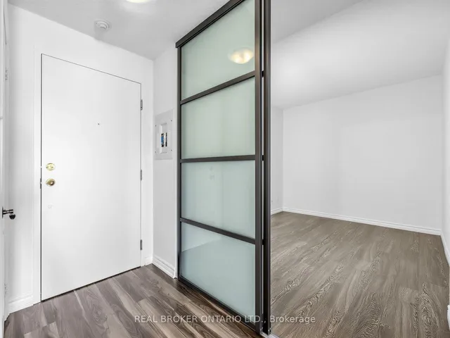 135 James St #1011, Hamilton 2
