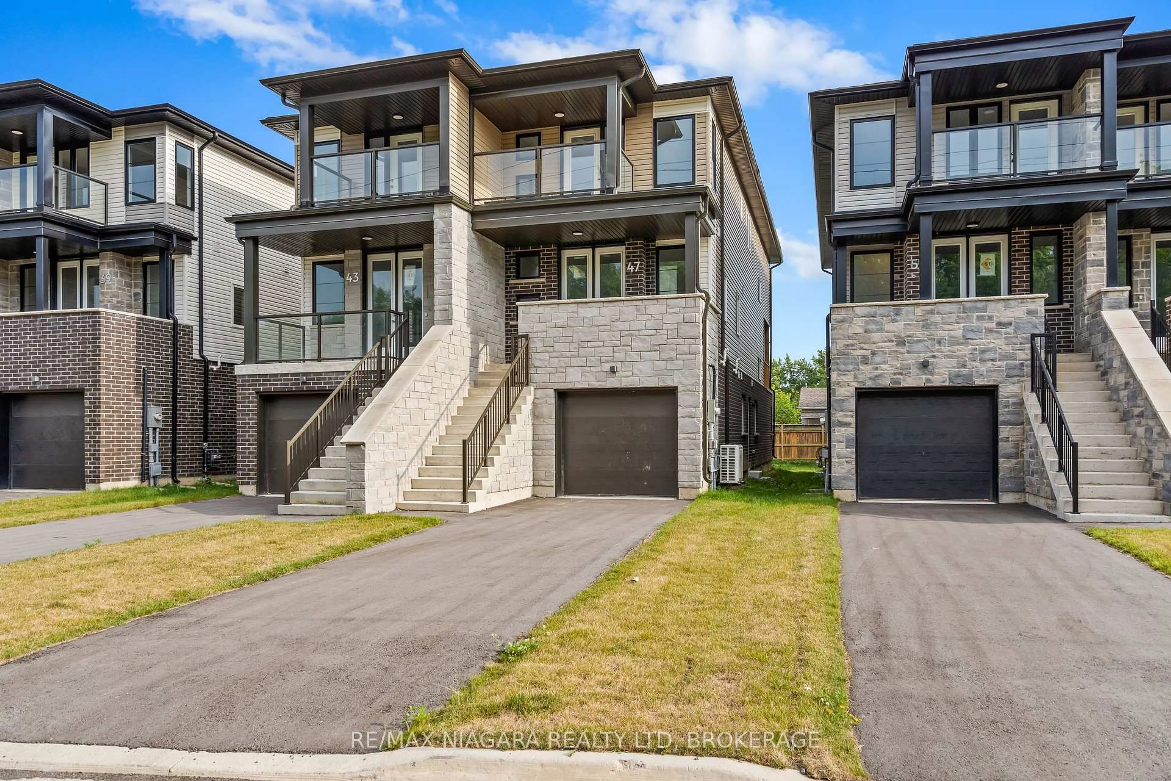 Home with brick exterior material, street for 47 Superior St, Welland Ontario L3B 3G3