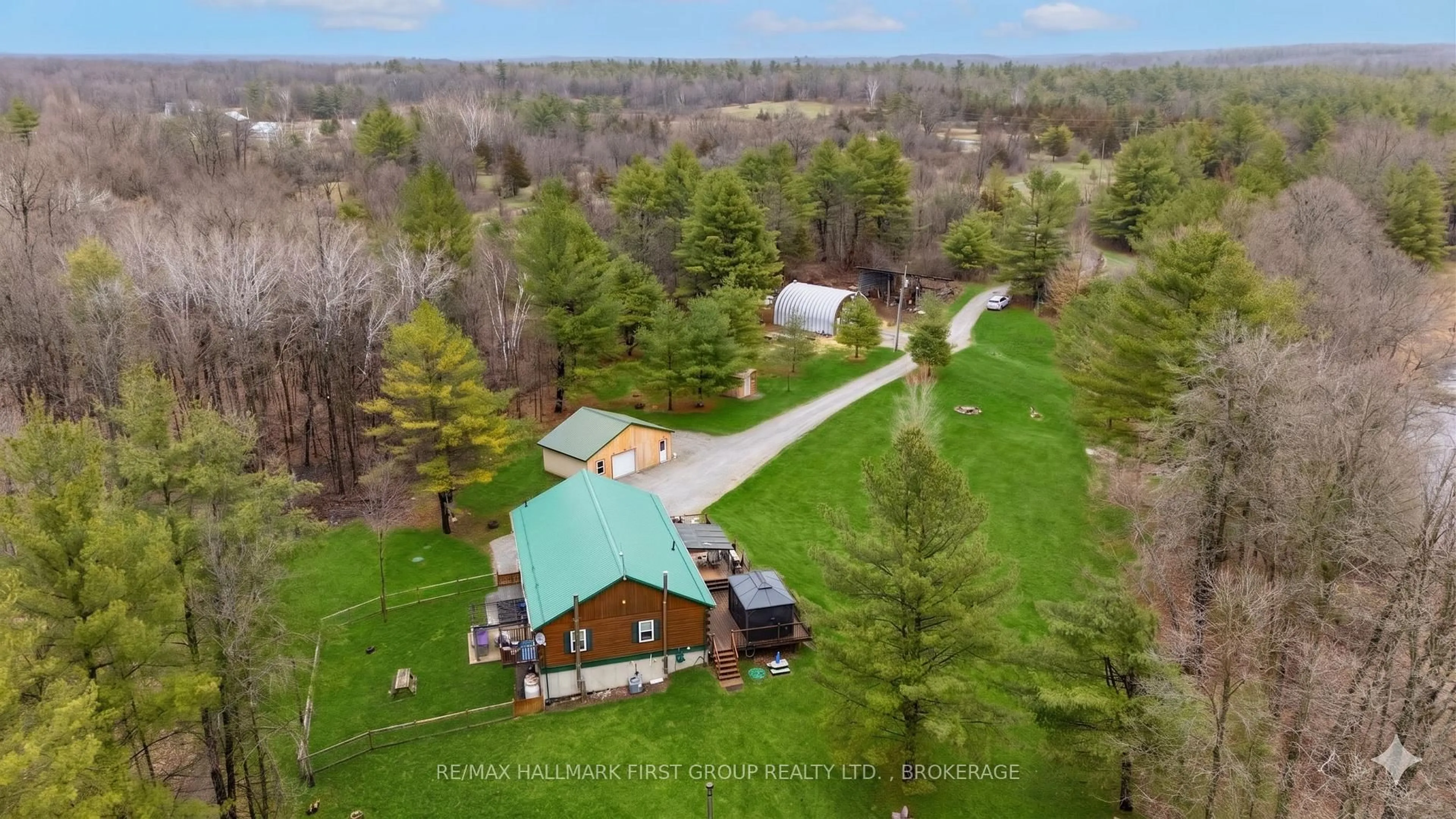 A pic from outside/outdoor area/front of a property/back of a property/a pic from drone, unknown for 2723 Desert Lake Rd, Hartington Ontario K0H 1W0