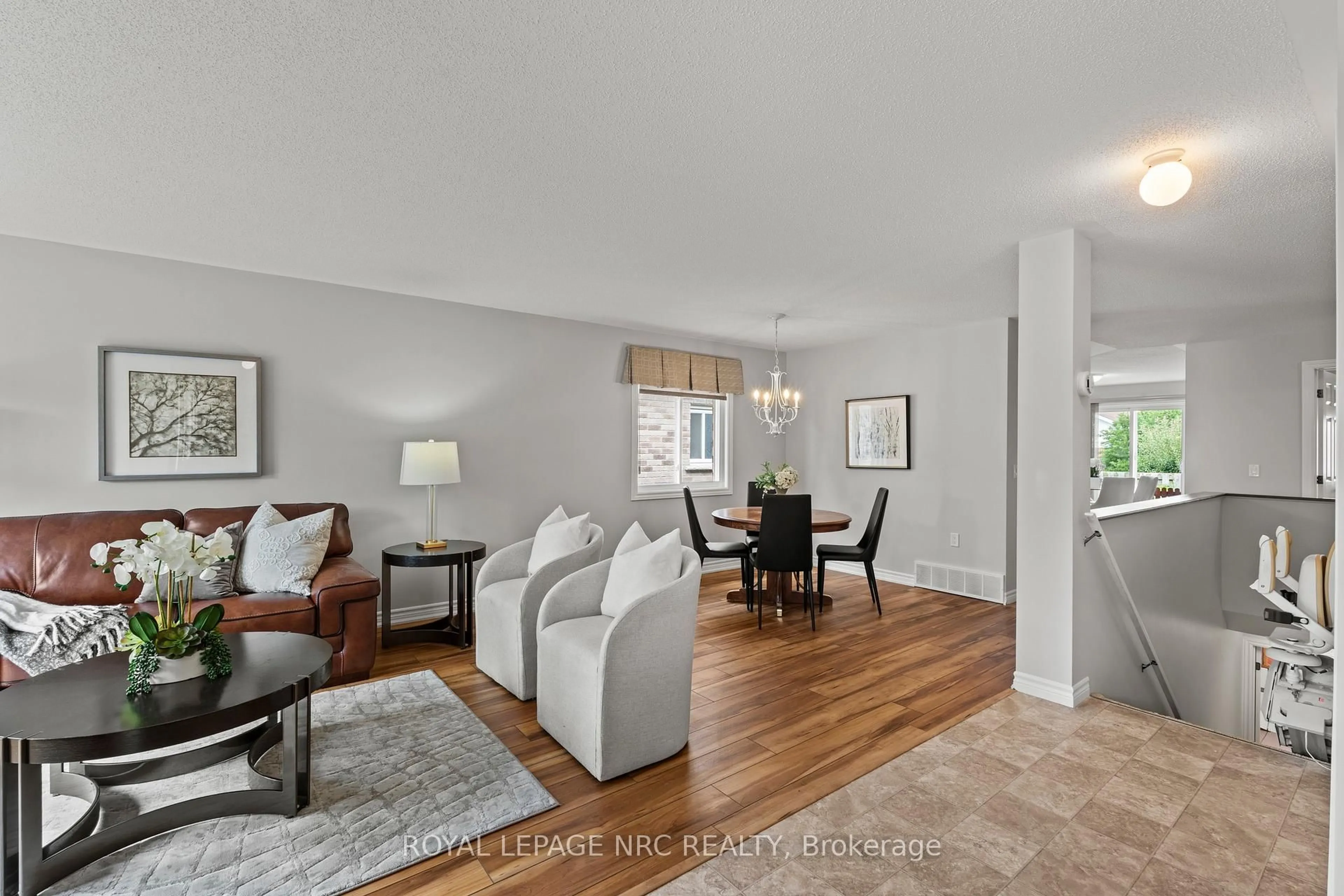 Living room with furniture, unknown for 3988 Sunset Lane, Lincoln Ontario L0R 2C0