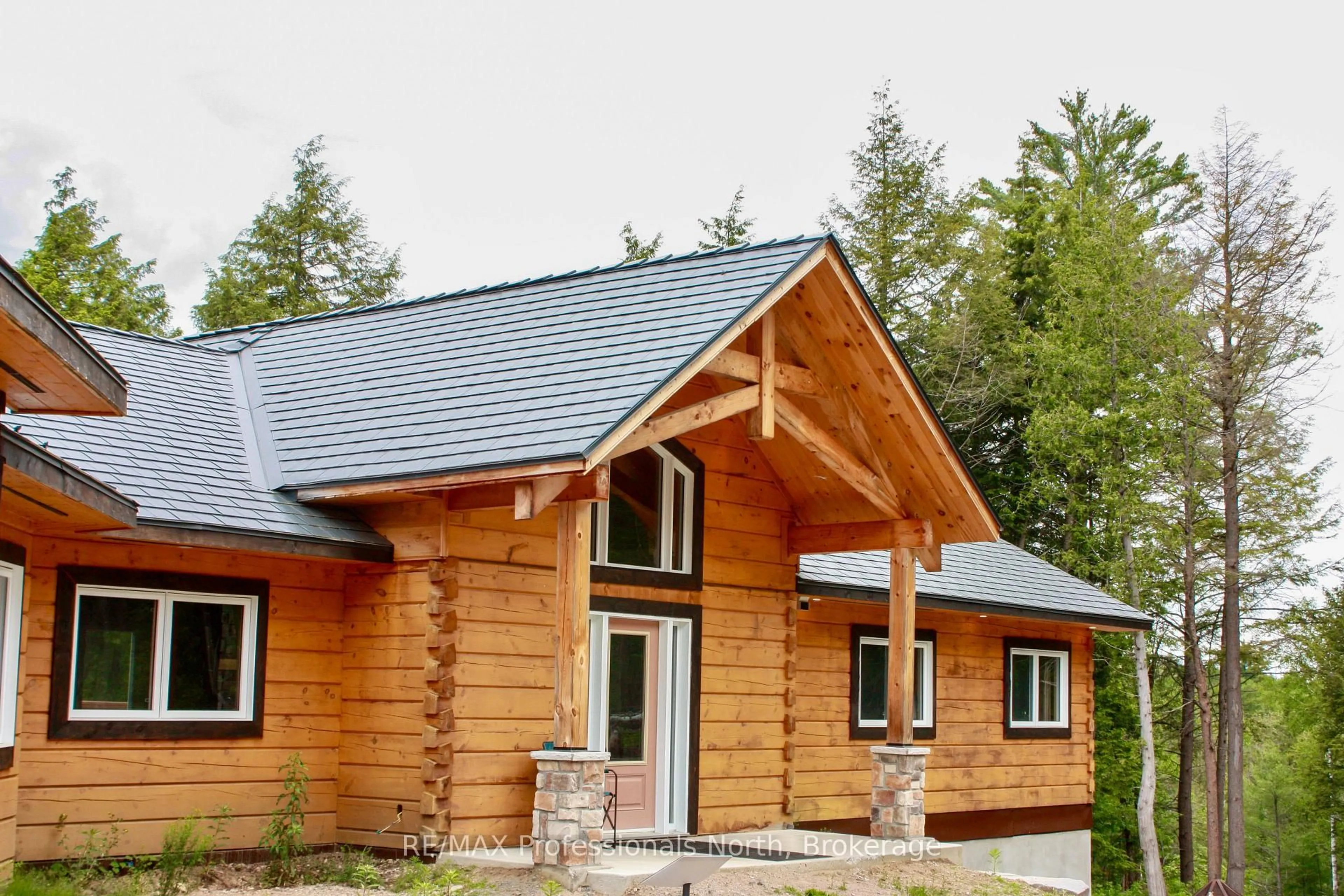 Home with vinyl exterior material, building for 511 Brethour Rd, Bancroft Ontario K0L 1C0