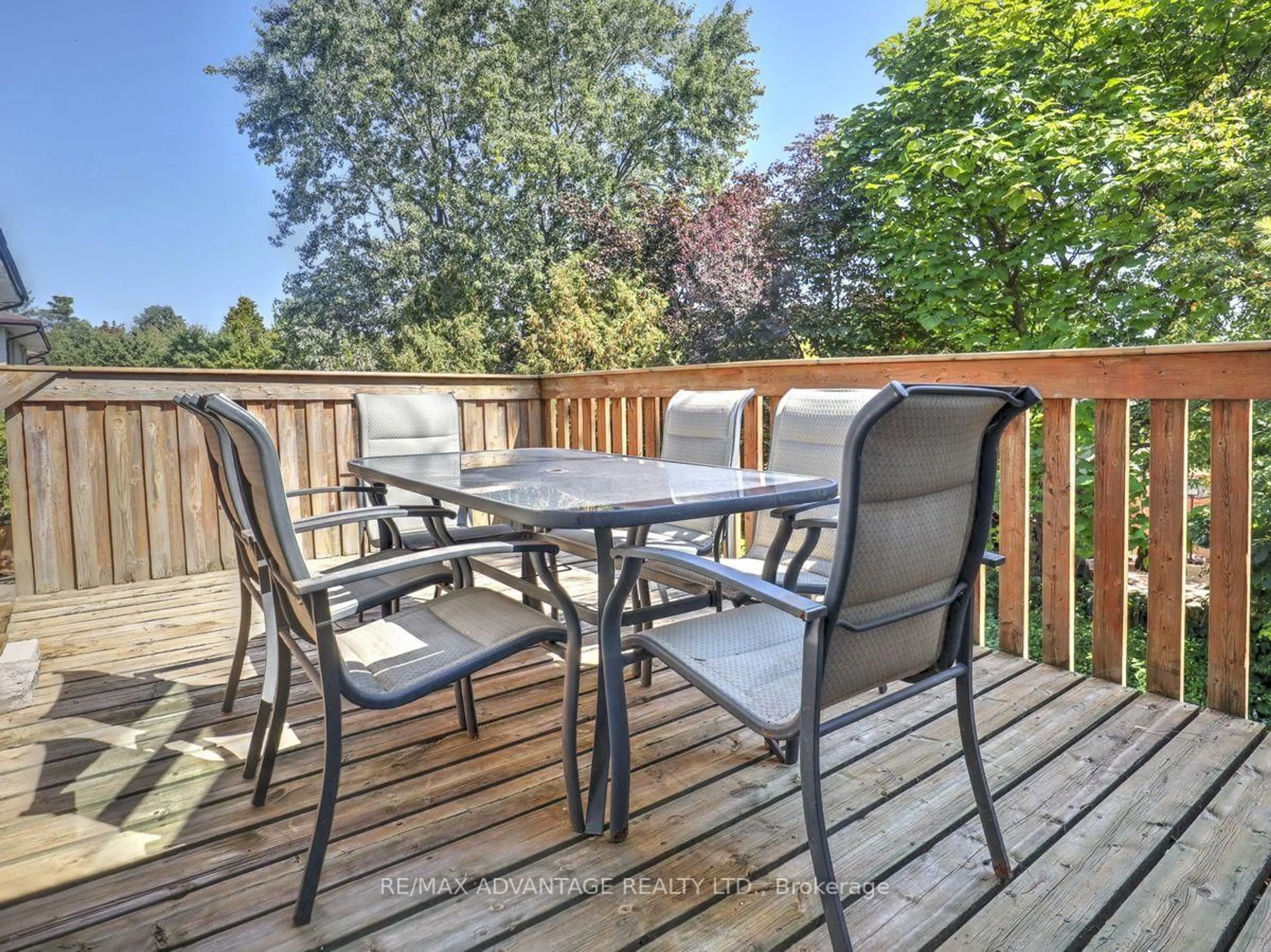 Patio, water/lake/river/ocean view for 264 Suffolk Pl, London North Ontario N6G 3S4