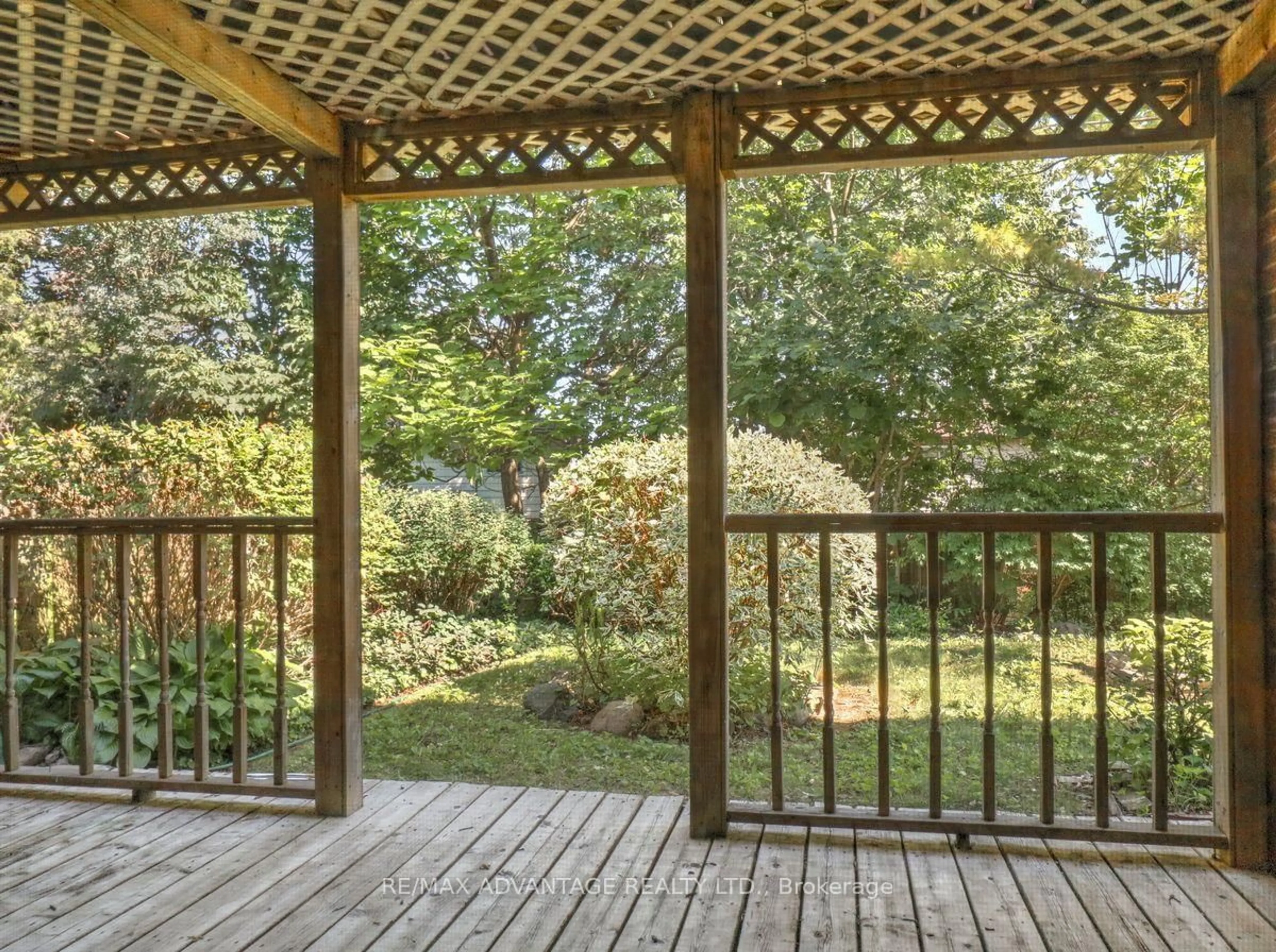 Patio, forest/trees view for 264 Suffolk Pl, London North Ontario N6G 3S4