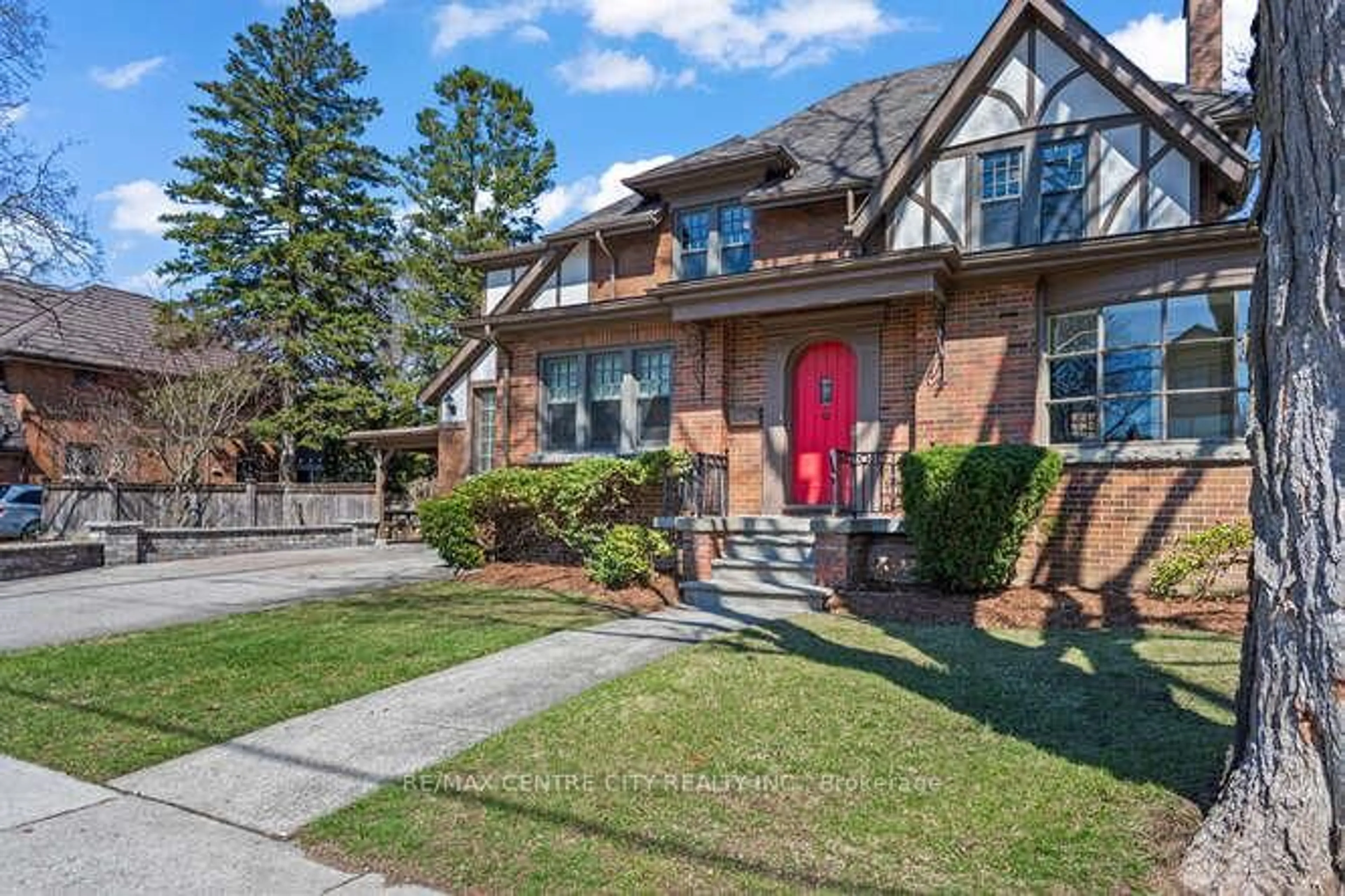 Home with brick exterior material, street for 396 Victoria St, London East Ontario N5Y 4A9