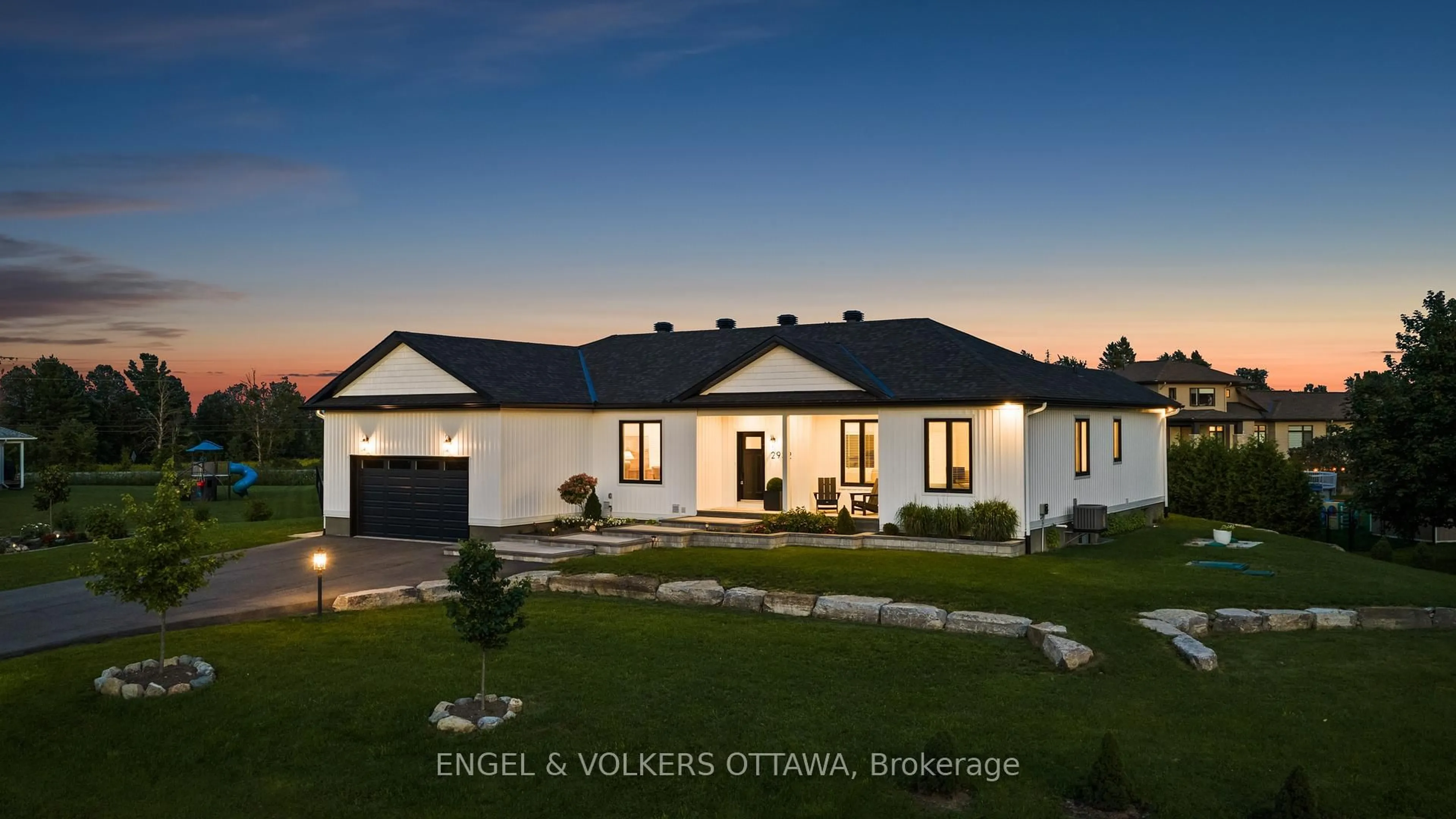 Home with vinyl exterior material, street for 2932 Danbury Way, North Gower Ontario K0A 2T0