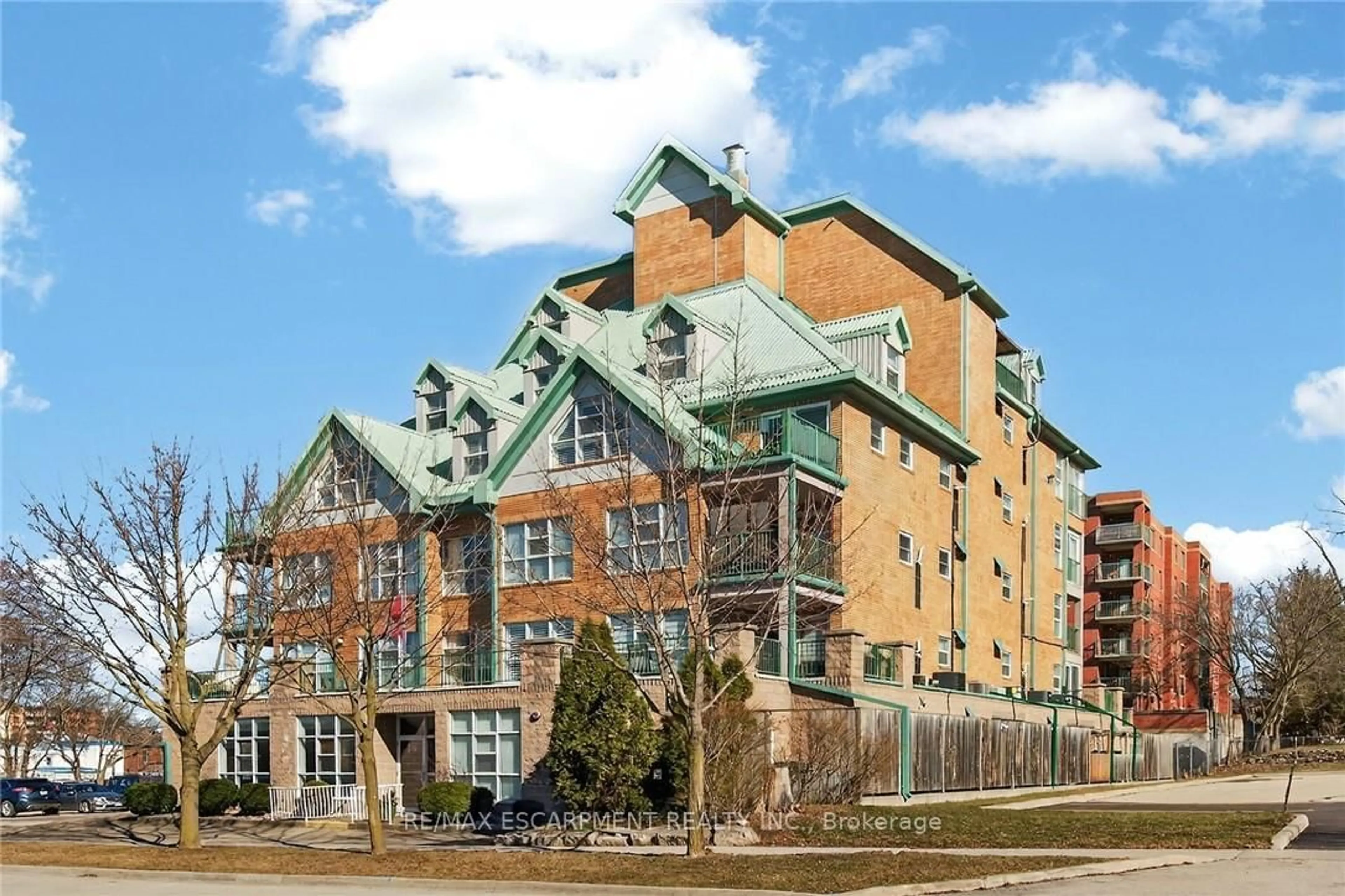 Unknown for 19 Lake Ave #303, Hamilton Ontario L8G 2V1