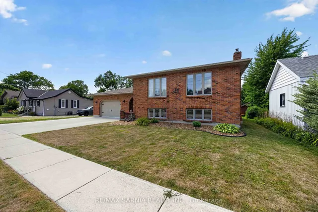 36 UNION St, Lambton Shores 3