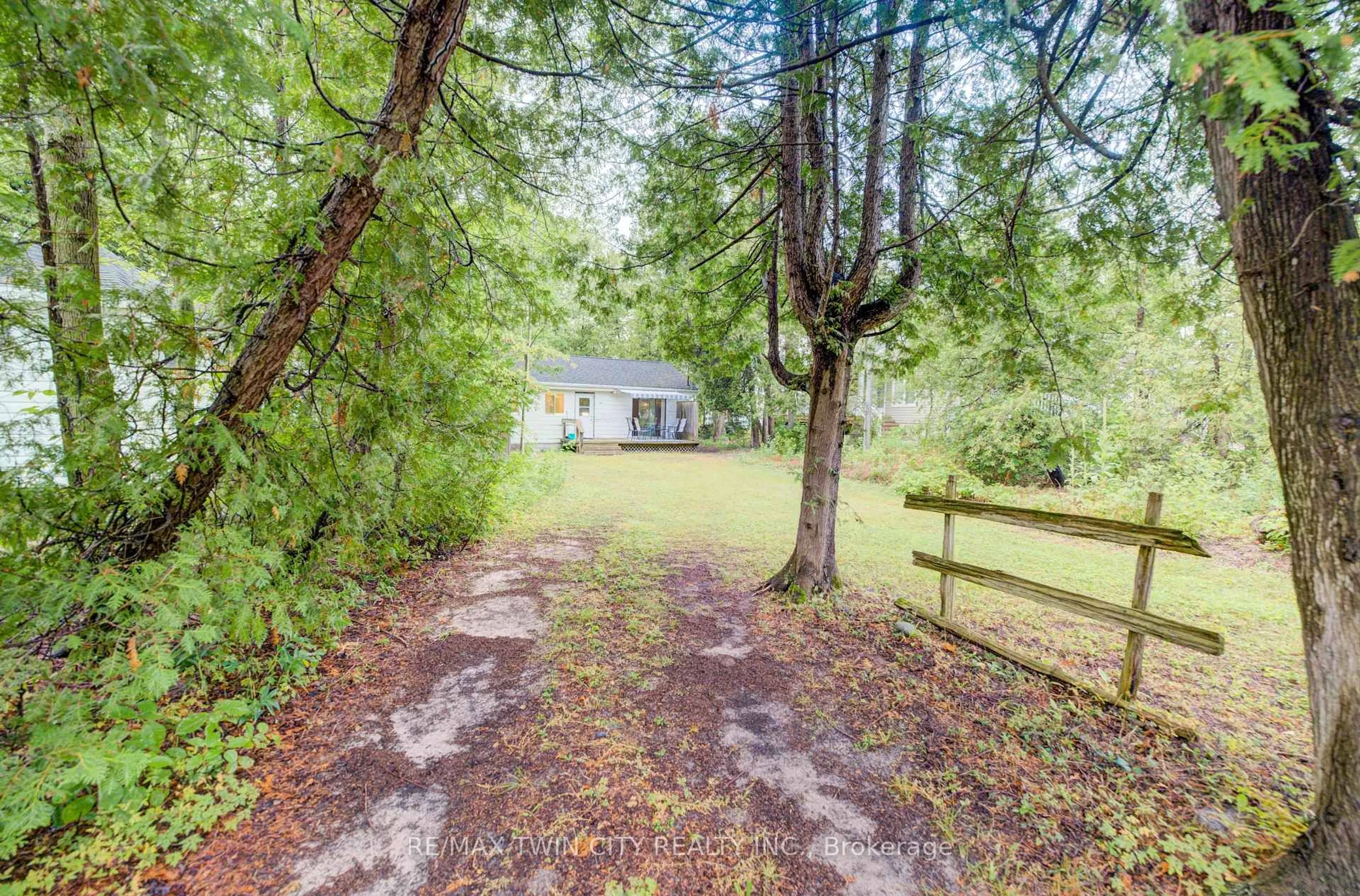 A pic from outside/outdoor area/front of a property/back of a property/a pic from drone, street for 757 Victoria Rd, Huron-Kinloss Ontario N0G 2R0