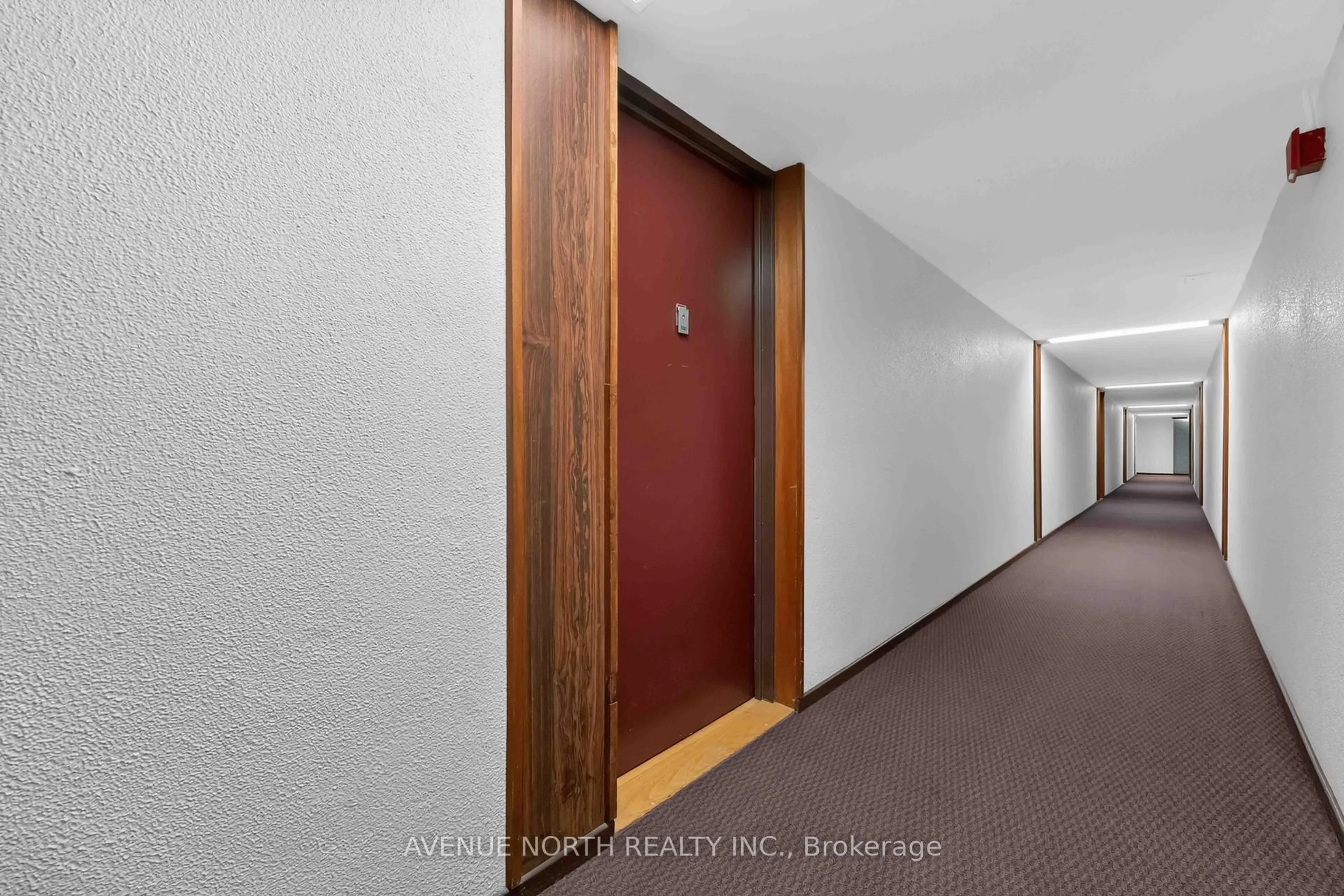 Indoor foyer for 3100 Carling Ave #820, Ottawa Ontario K2B 6J6