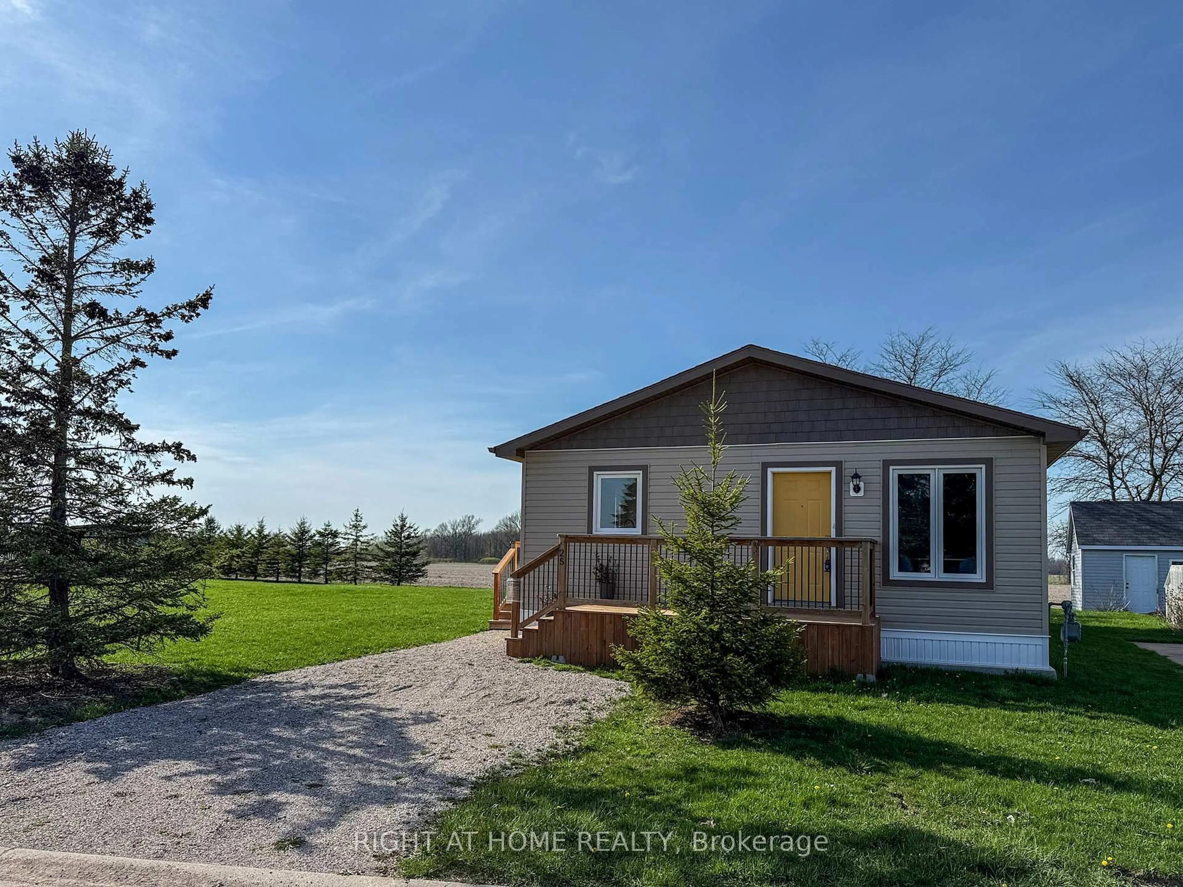A pic from outside/outdoor area/front of a property/back of a property/a pic from drone, unknown for 2761 Oil Heritage Rd #25, Oil Springs Ontario N0N 1P0