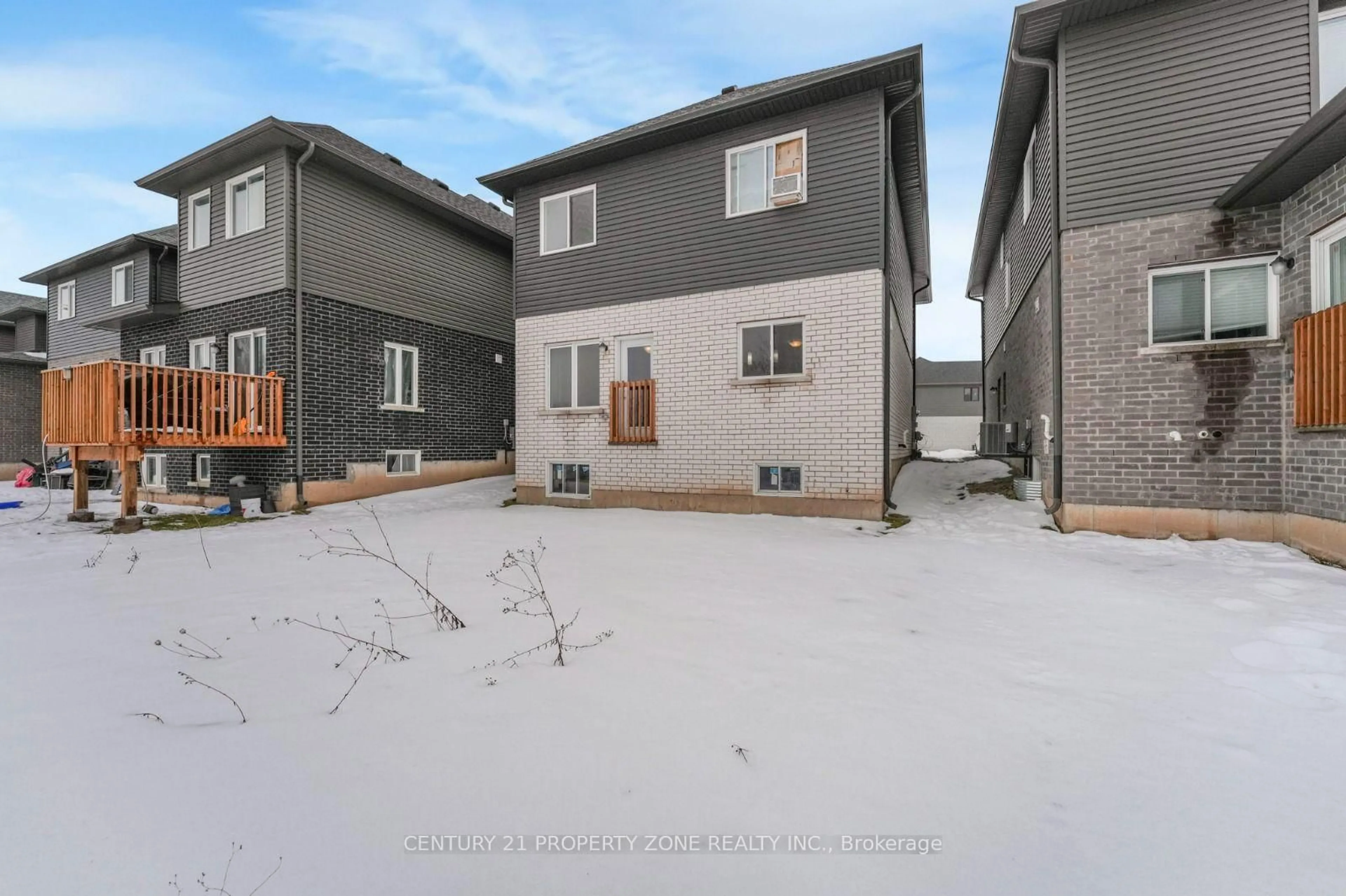Unknown for 35 Caroline St, Welland Ontario L3B 0J8