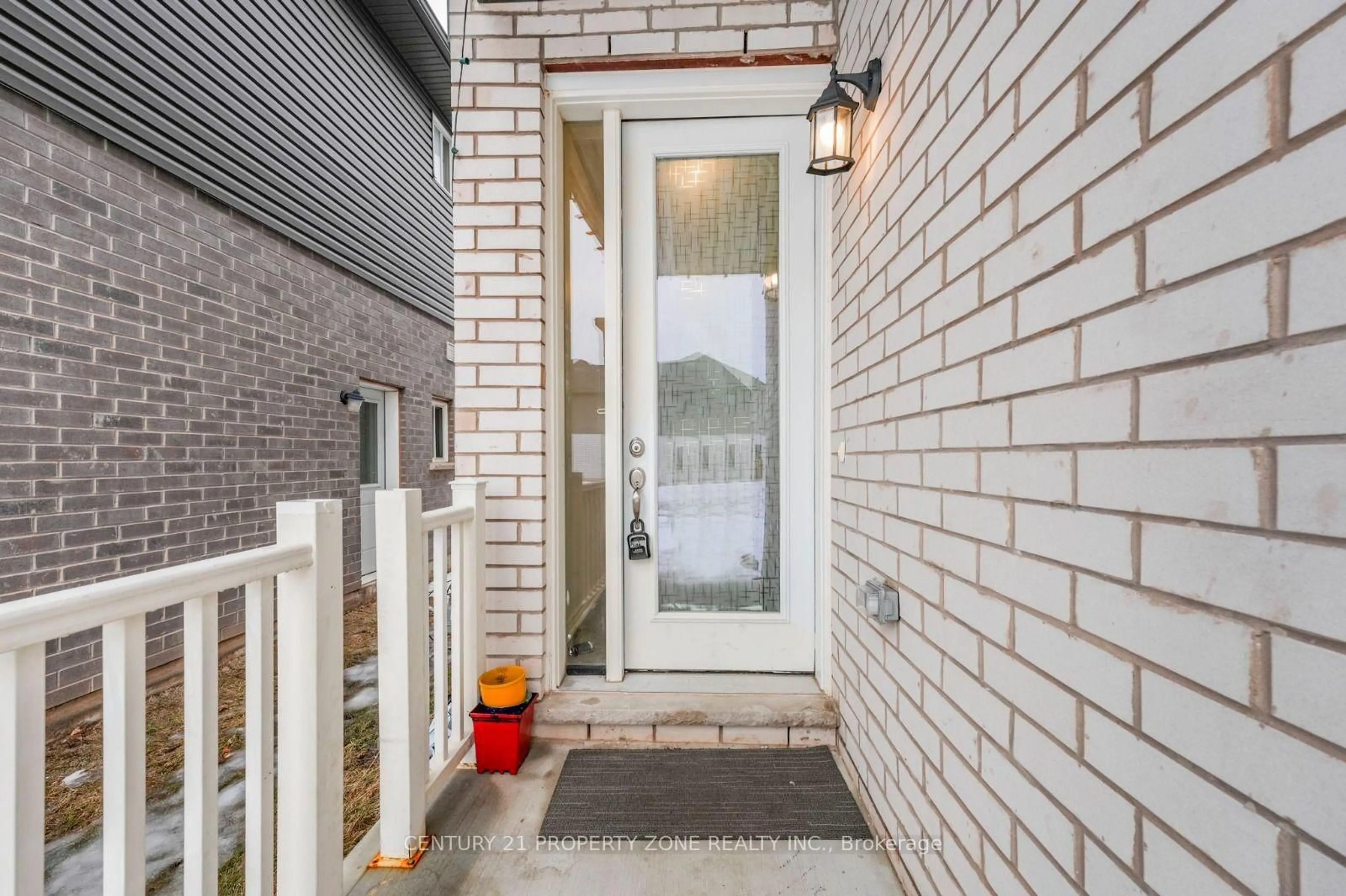 Home with brick exterior material, street for 35 Caroline St, Welland Ontario L3B 0J8
