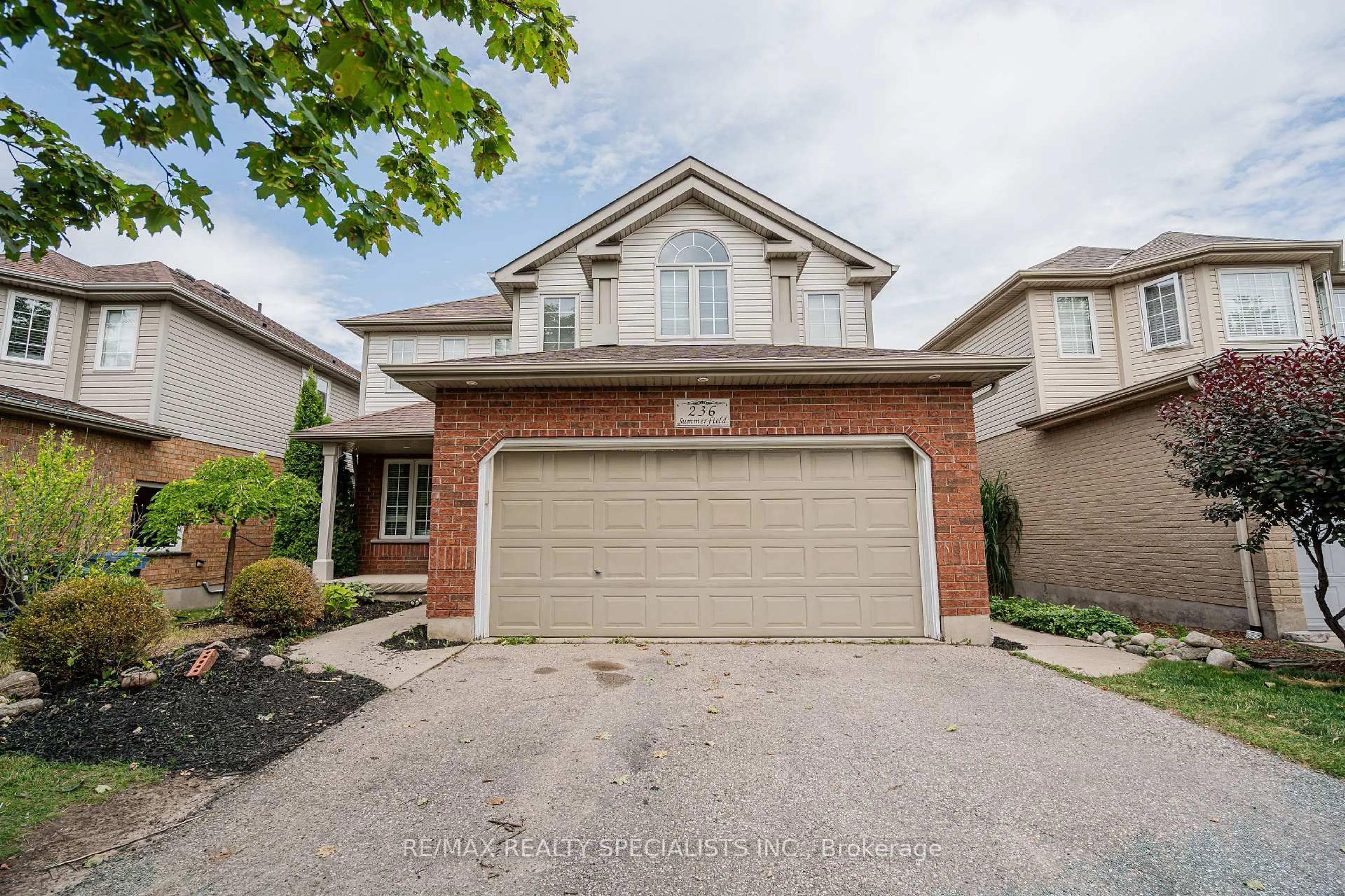 Unknown for 236 SUMMERFIELD Dr, Guelph Ontario N1L 1L5