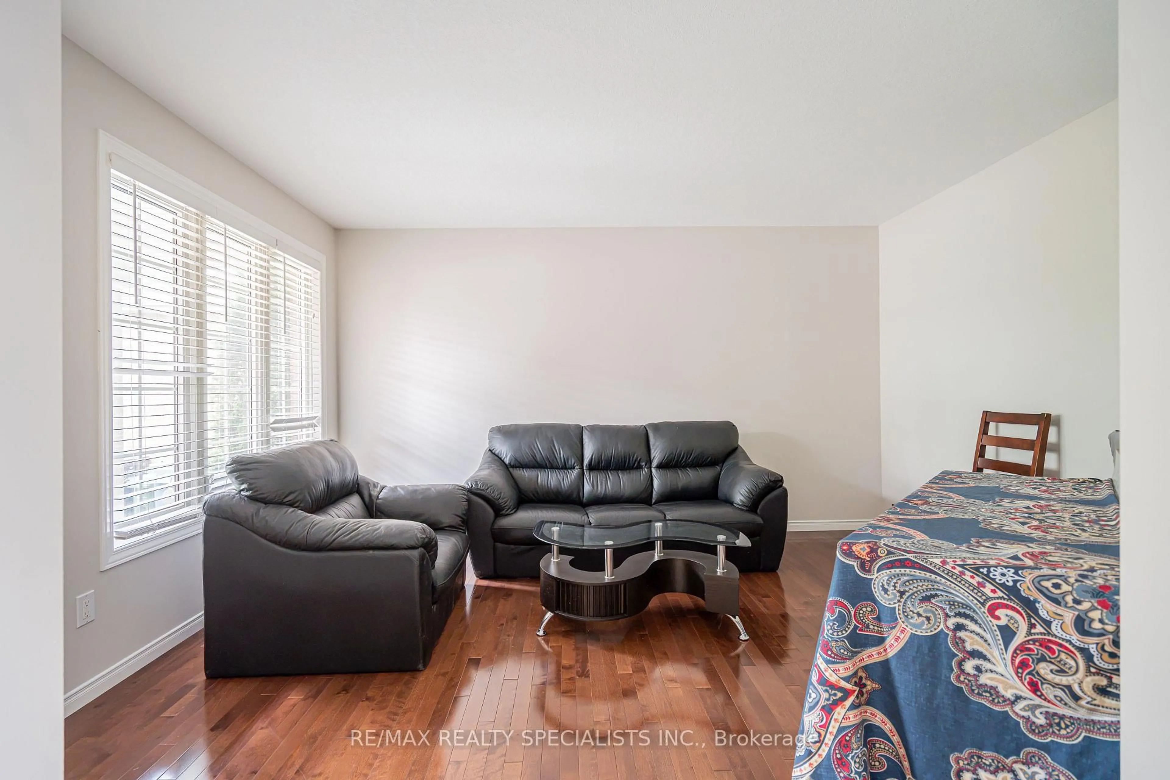 Living room with furniture, unknown for 236 SUMMERFIELD Dr, Guelph Ontario N1L 1L5