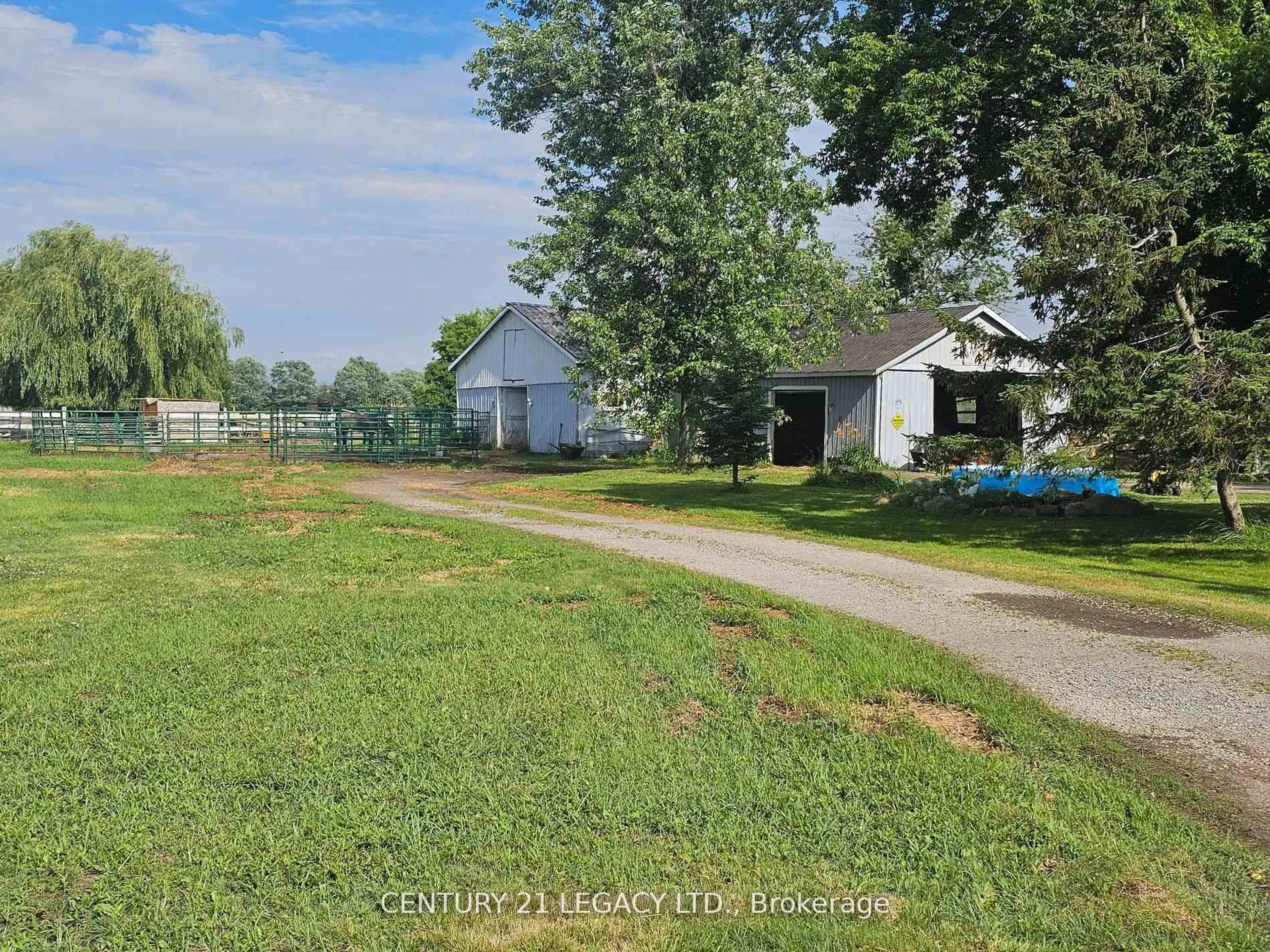 A pic from outside/outdoor area/front of a property/back of a property/a pic from drone, street for 2569 Bertie Rd, Fort Erie Ontario L0S 1S0