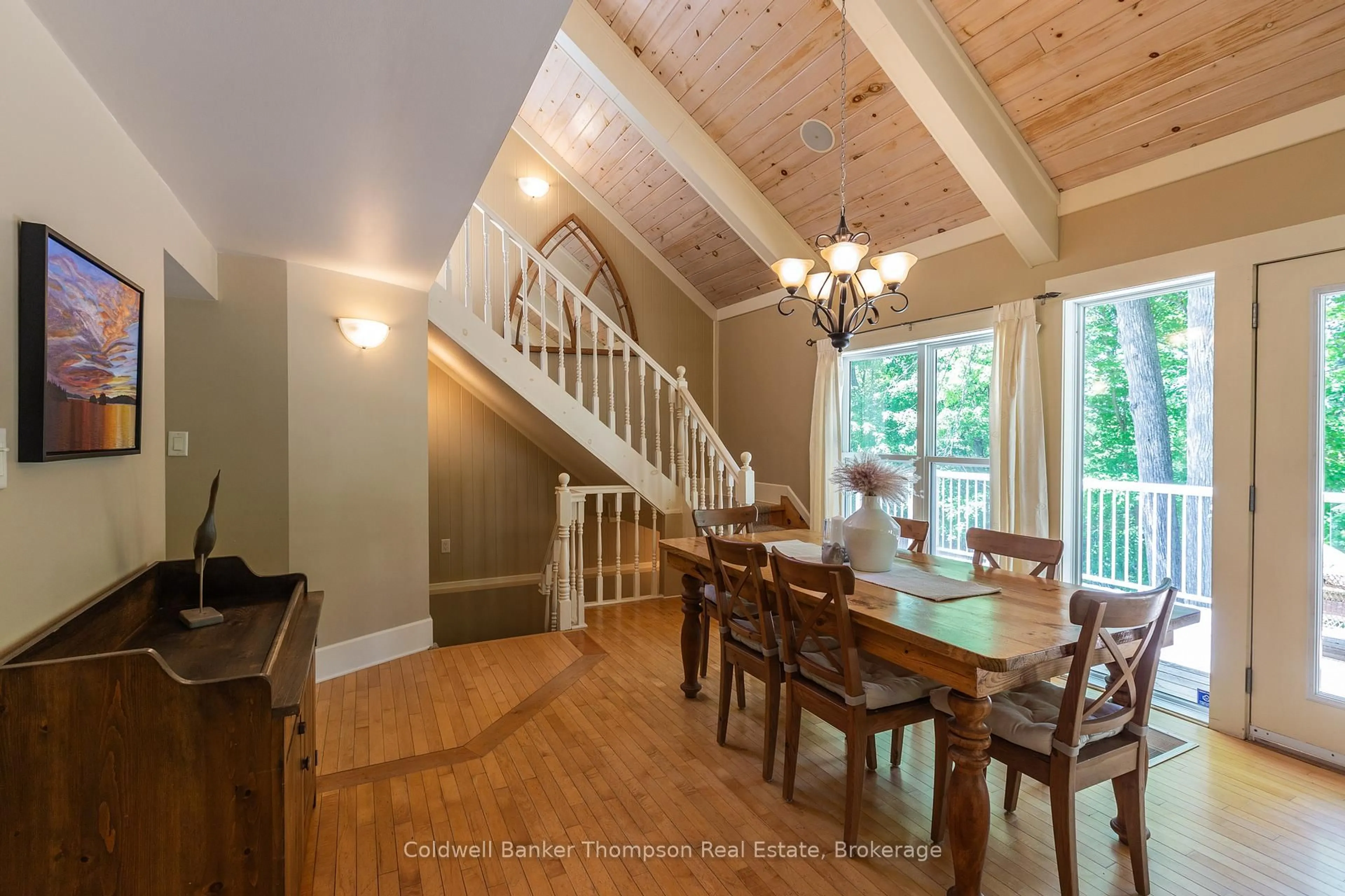 Dining room, wood/laminate floor for 312 Swallowdale Rd, Huntsville Ontario P1H 0A5