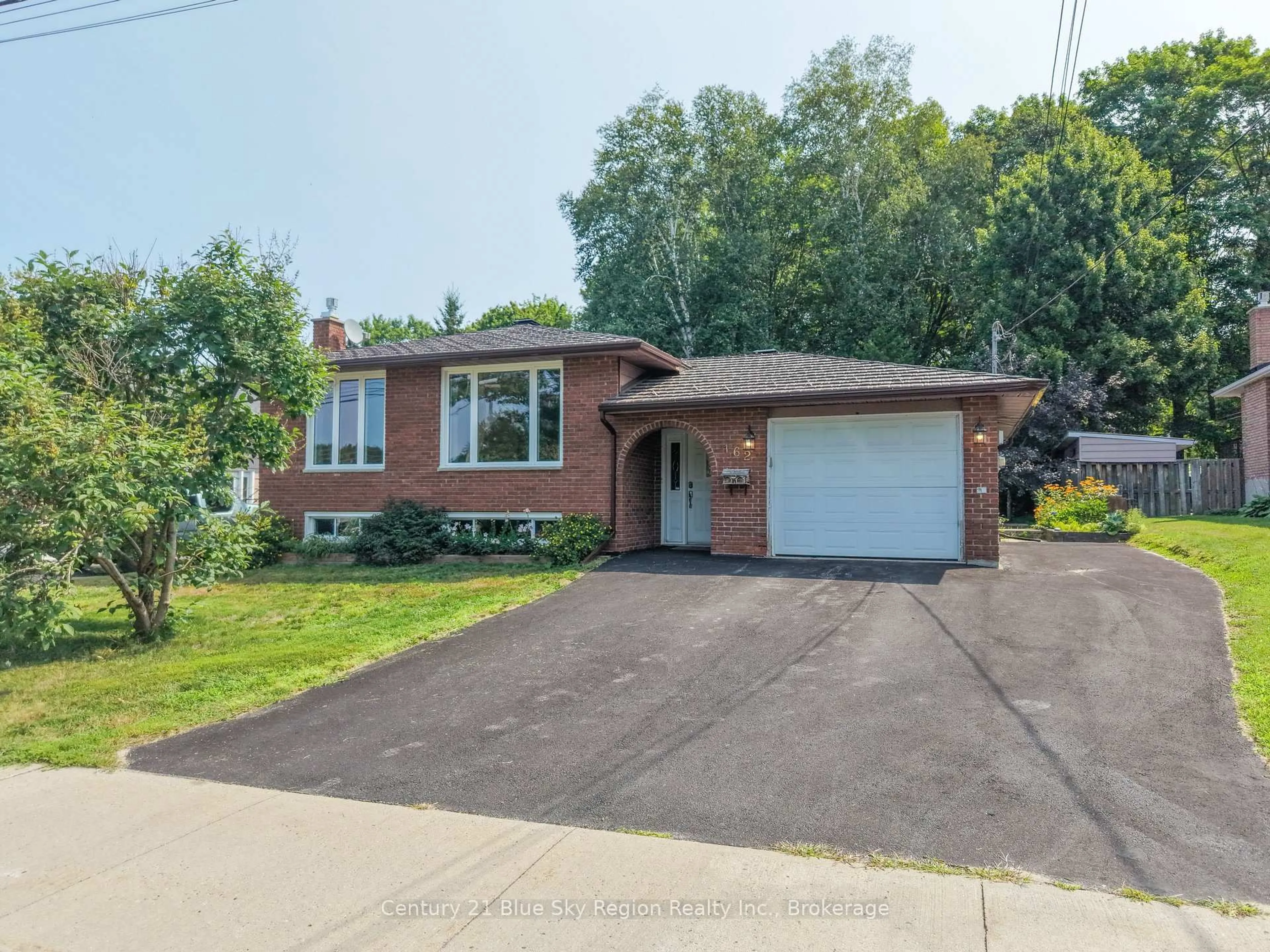 Home with brick exterior material, street for 162 Greenhill Ave, North Bay Ontario P1C 1H8