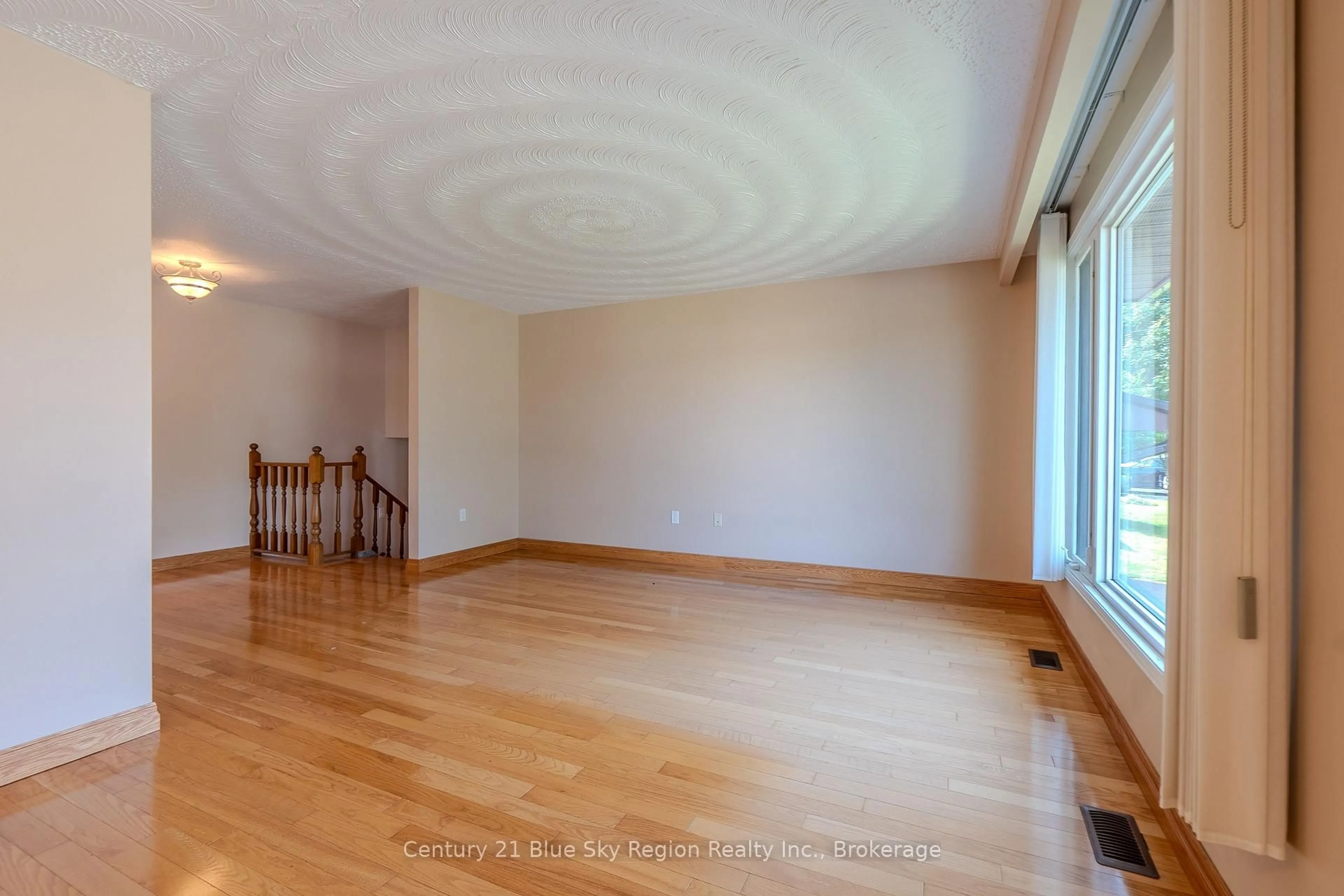A pic of a room for 162 Greenhill Ave, North Bay Ontario P1C 1H8