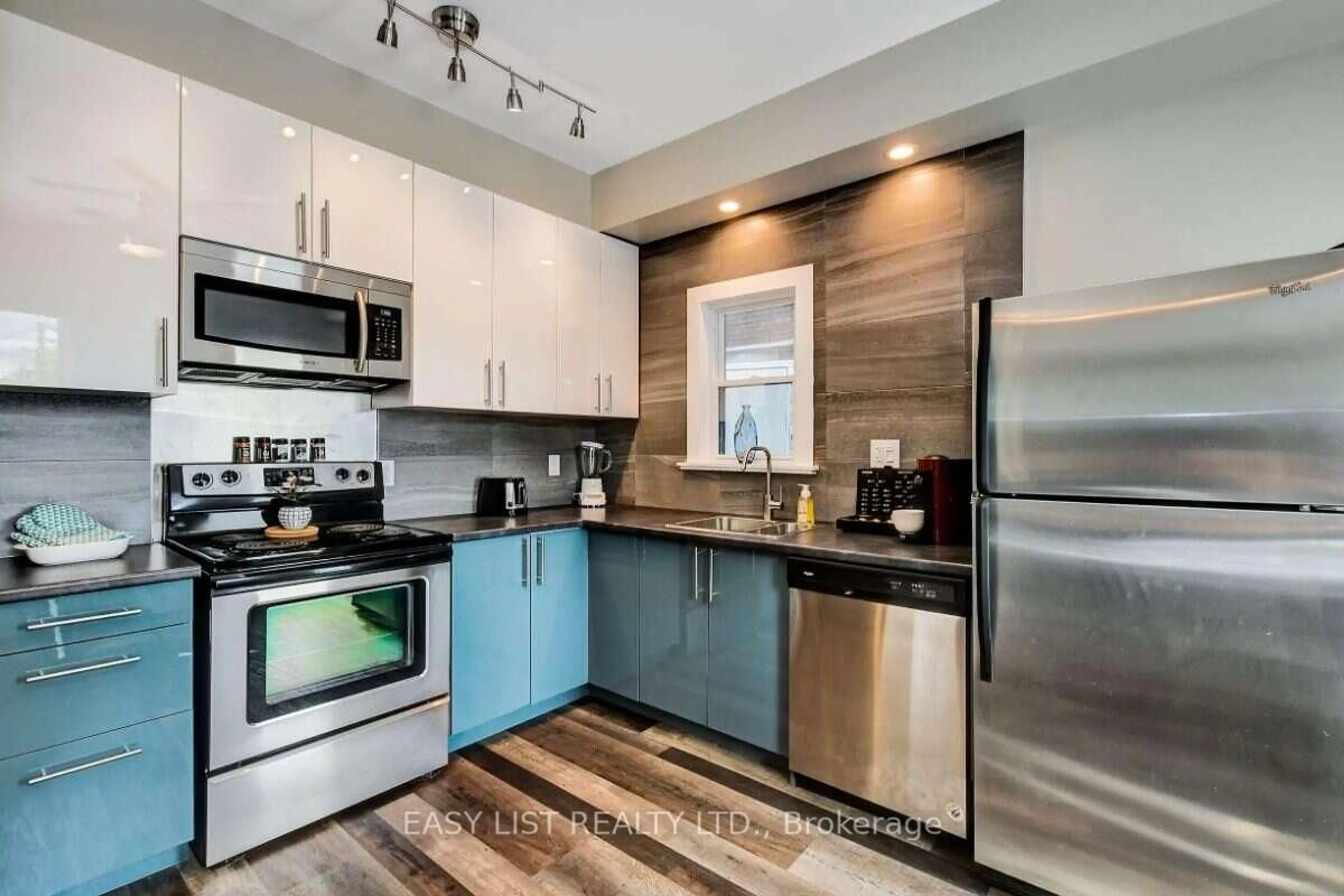 Open concept kitchen, unknown for 205 Marier Ave, Ottawa Ontario K1L 5R6