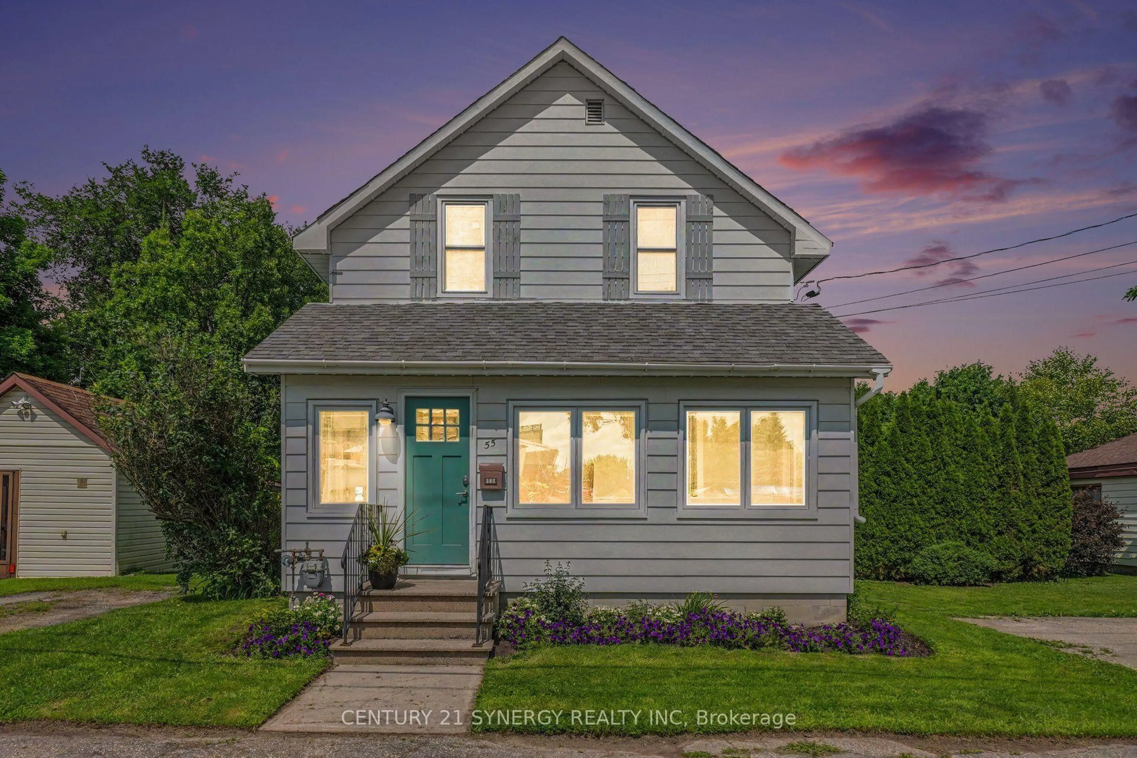 Home with vinyl exterior material, street for 55 Cockburn St, Perth Ontario K7H 2B5