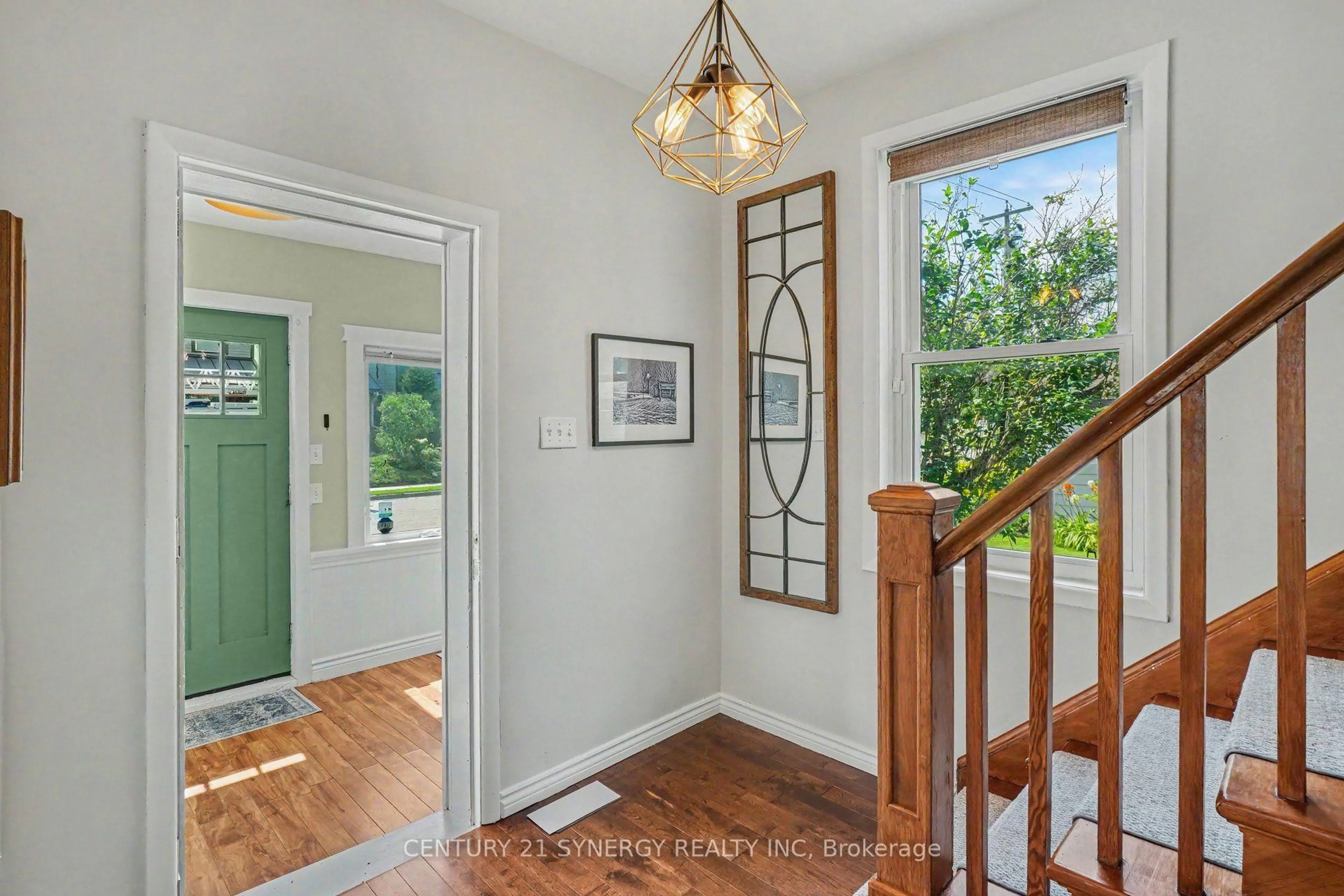 Indoor entryway for 55 Cockburn St, Perth Ontario K7H 2B5