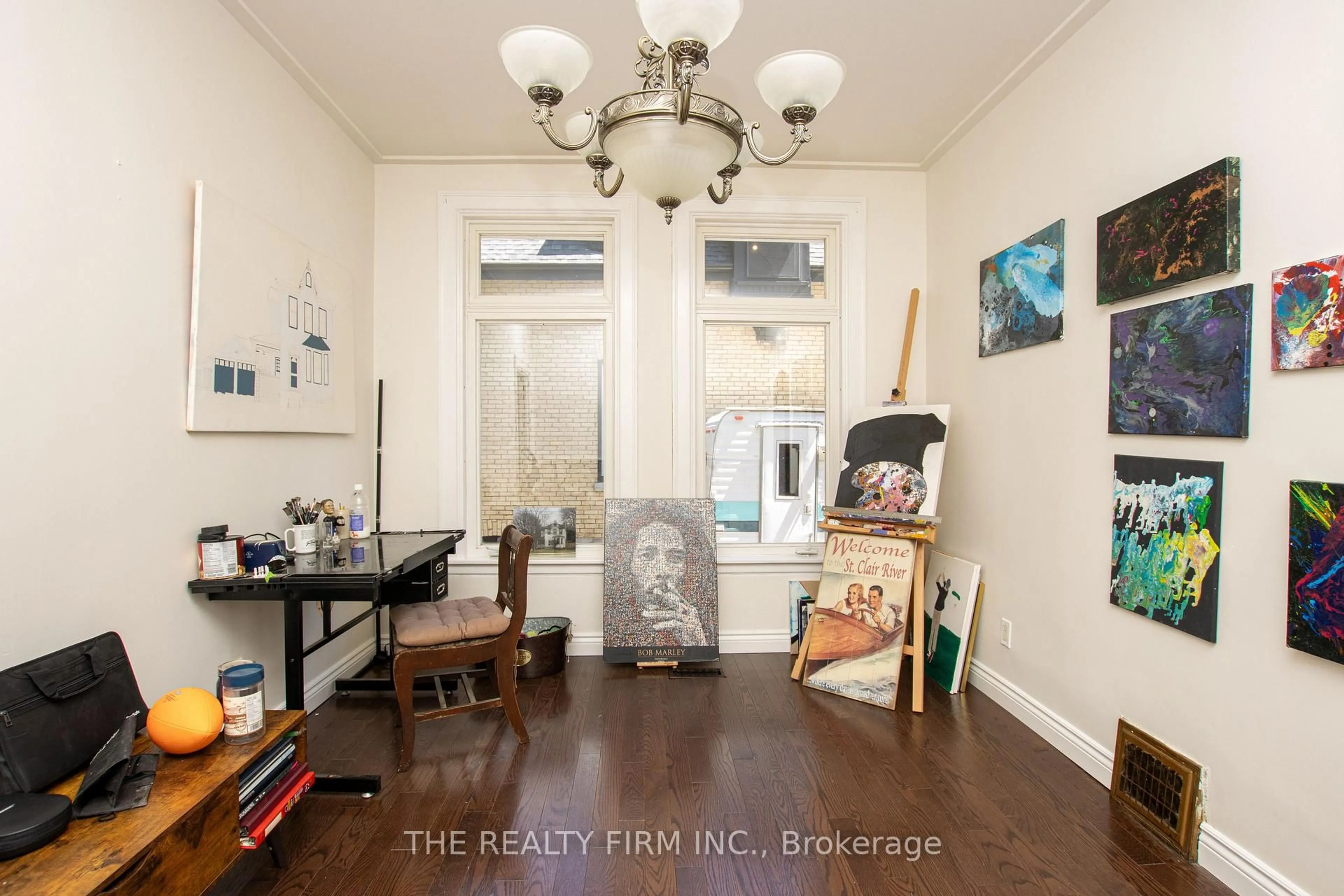 Indoor entryway for 772-774 Queens Ave, London East Ontario N5W 3H6