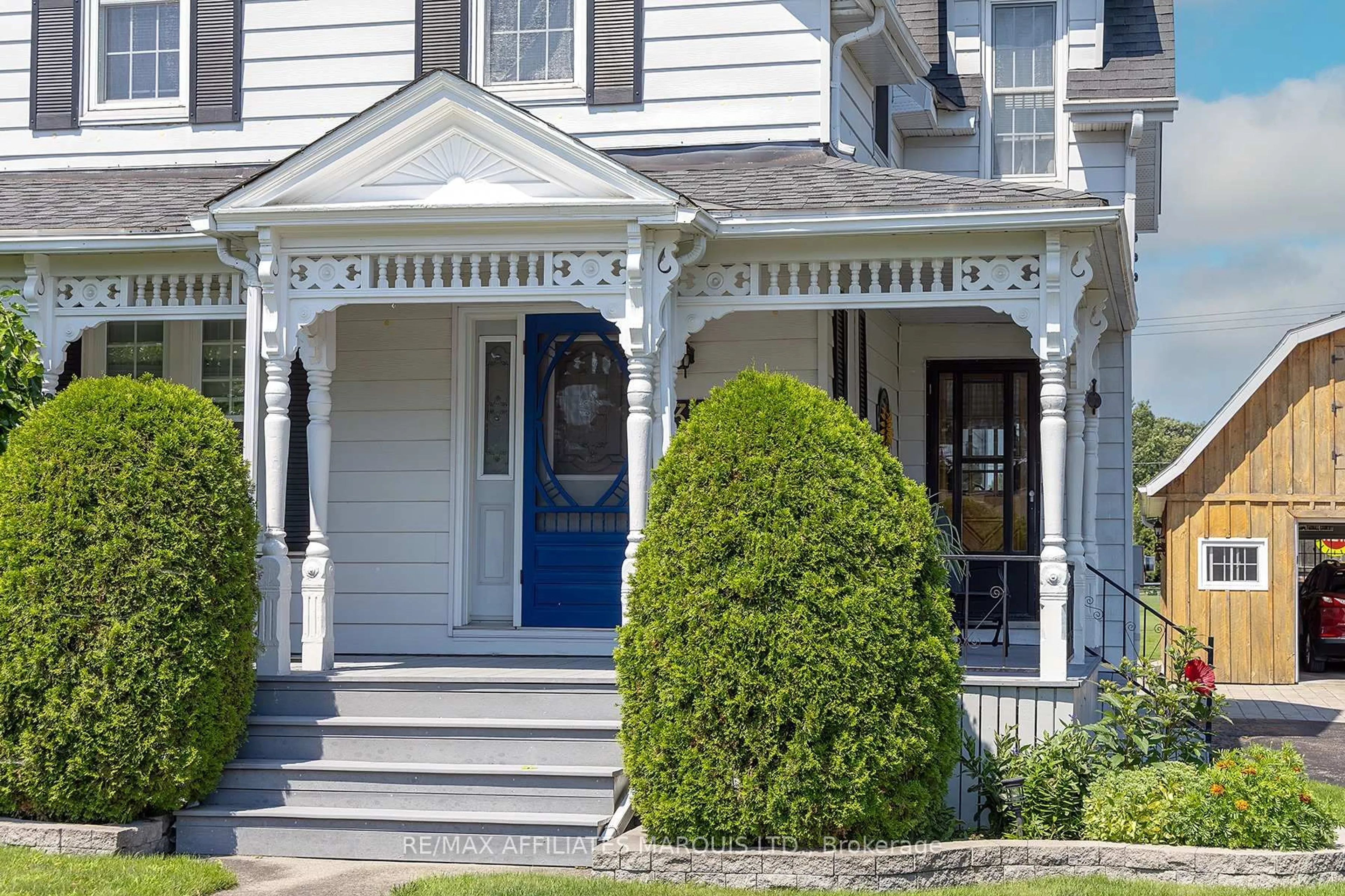 Home with vinyl exterior material, street for 32 Church St, South Dundas Ontario K0E 1K0
