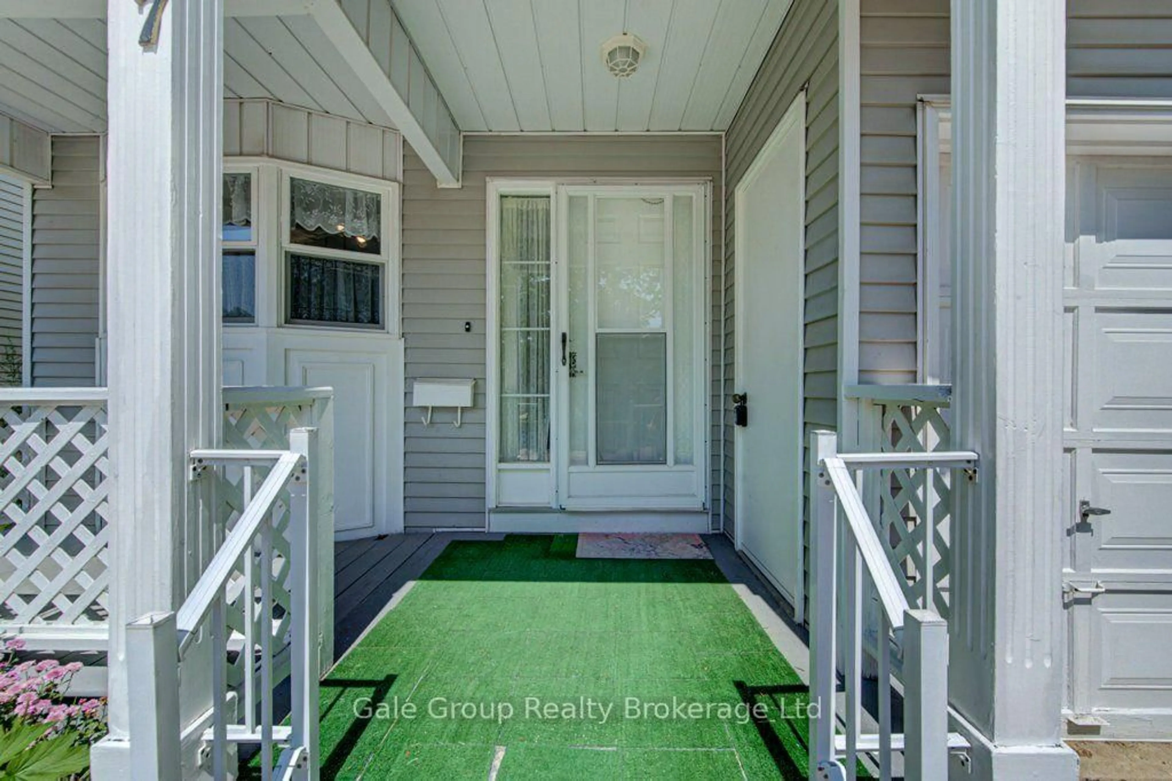 Indoor entryway for 47 Seres Dr, Tillsonburg Ontario N4G 5E9
