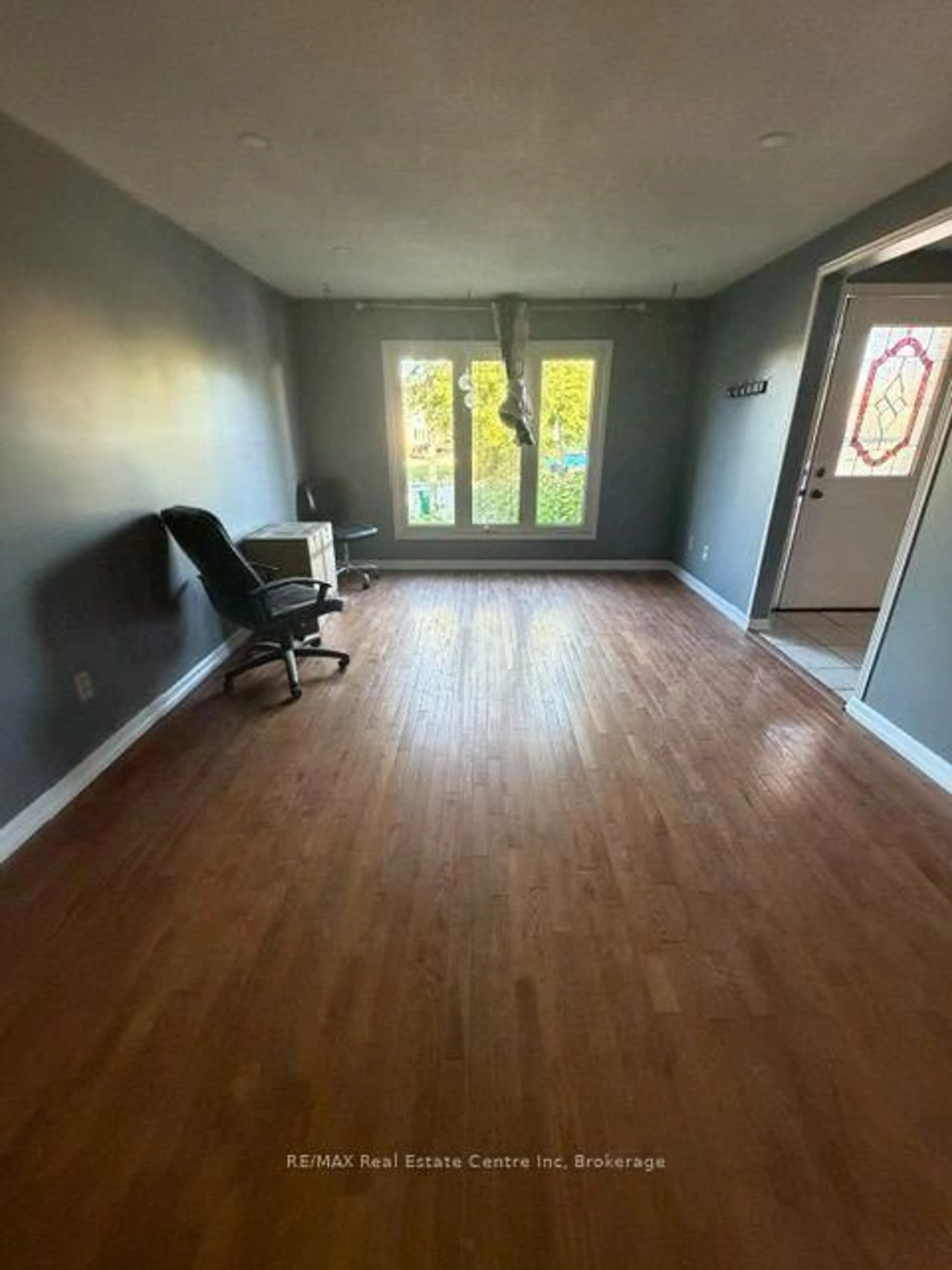 A pic of a room for 22 Calais Pl, Waterloo Ontario N2M 5M1