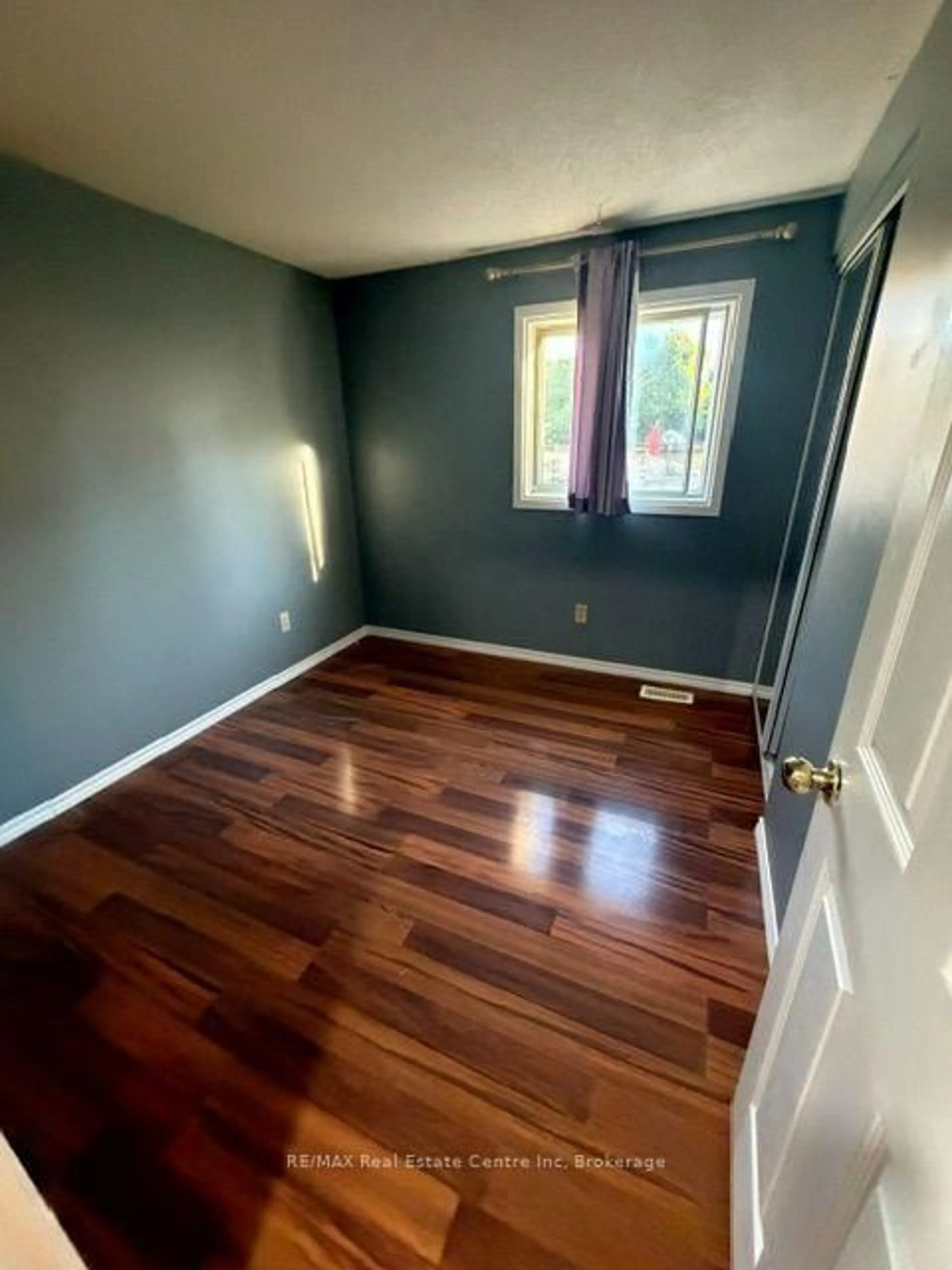 A pic of a room for 22 Calais Pl, Waterloo Ontario N2M 5M1