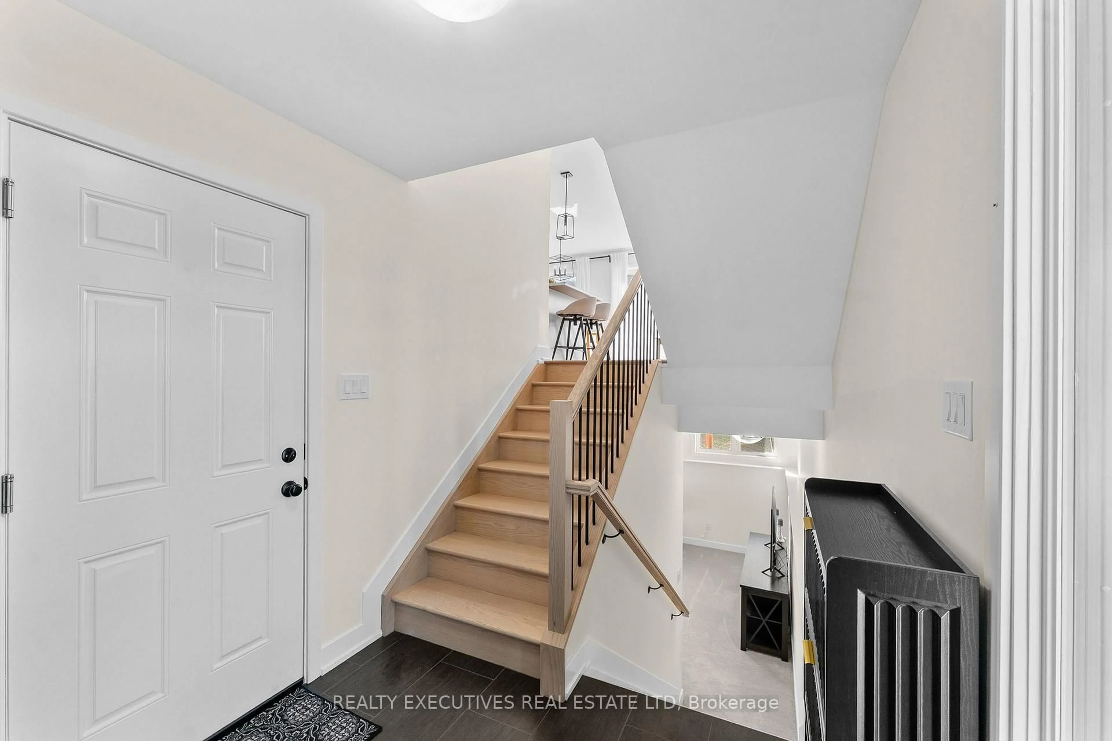 Unknown for 31 Whitcomb Cres, Smiths Falls Ontario K7A 0C1