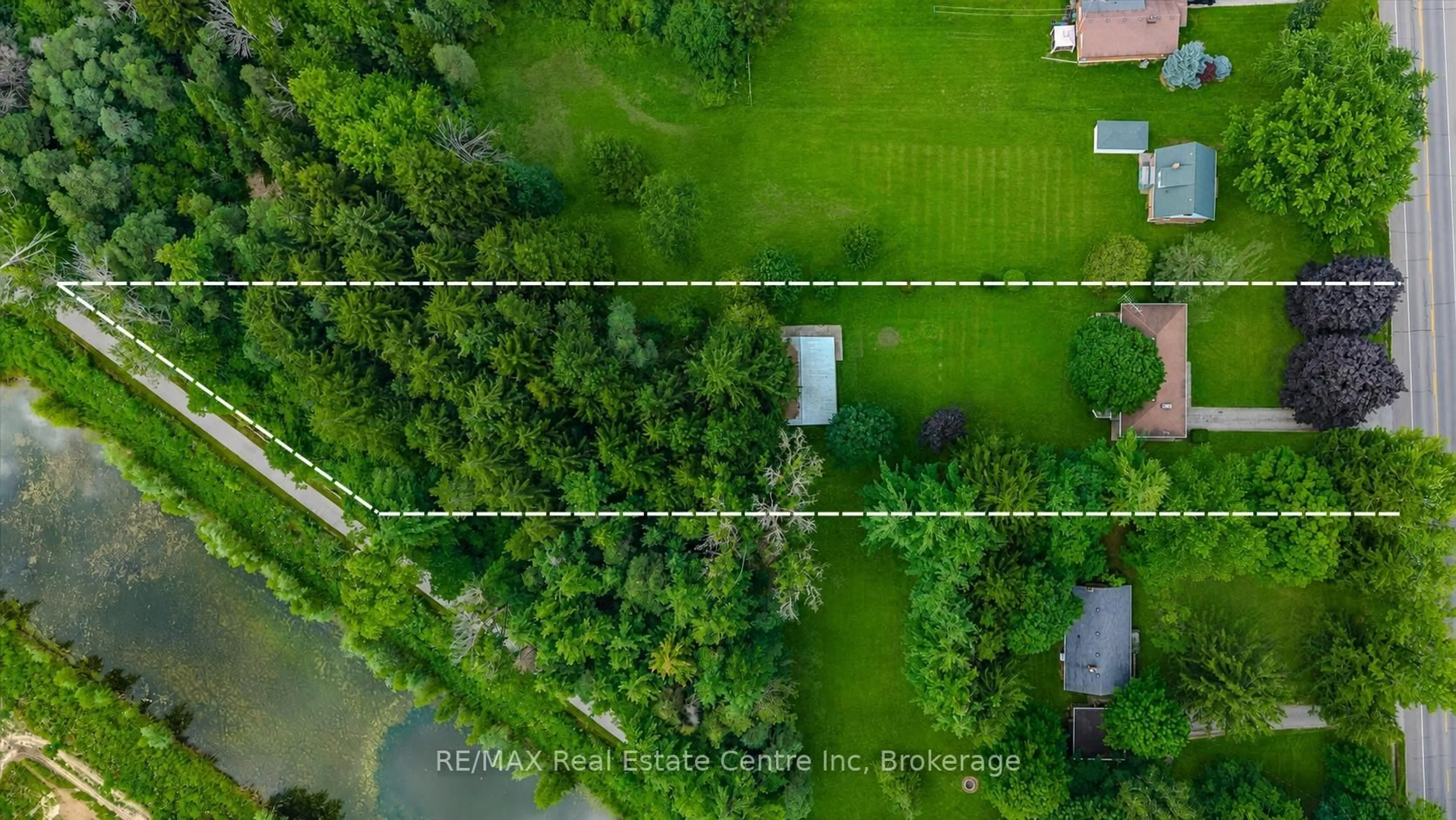 A pic from outside/outdoor area/front of a property/back of a property/a pic from drone, unknown for 756 Eramosa Rd, Guelph/Eramosa Ontario N1E 5Z3
