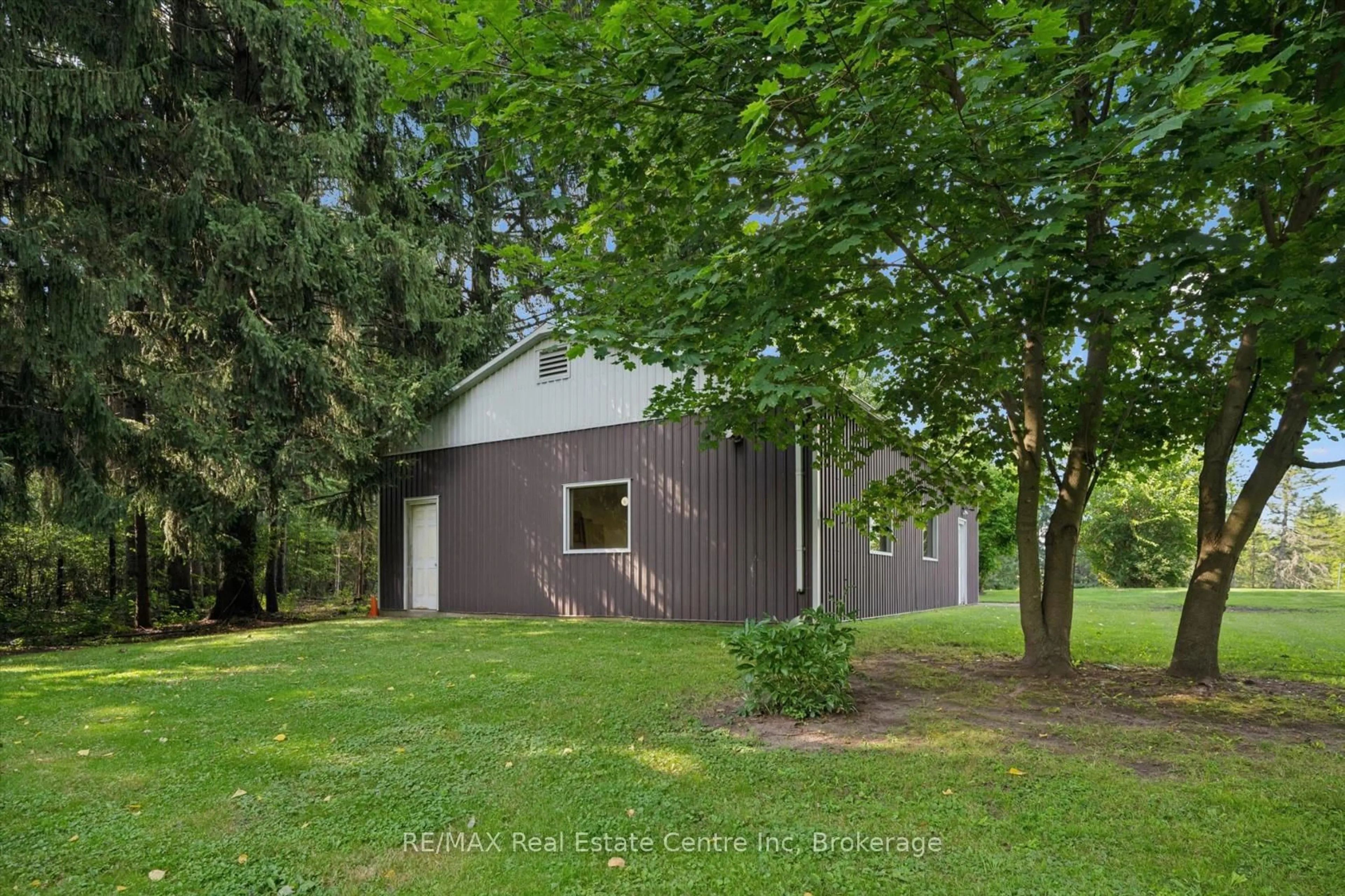 Shed for 756 Eramosa Rd, Guelph/Eramosa Ontario N1E 5Z3