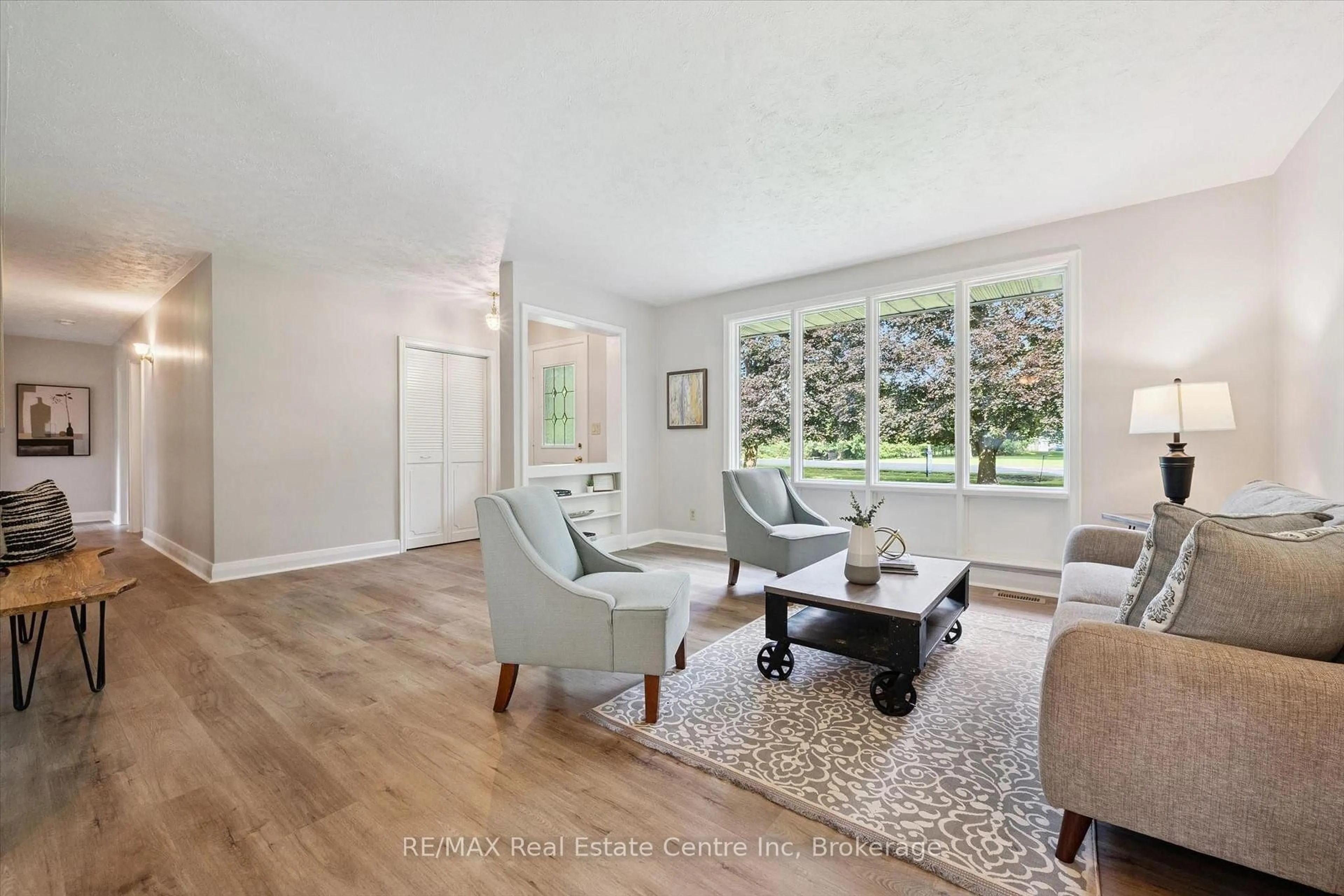 Living room with furniture, unknown for 756 Eramosa Rd, Guelph/Eramosa Ontario N1E 5Z3