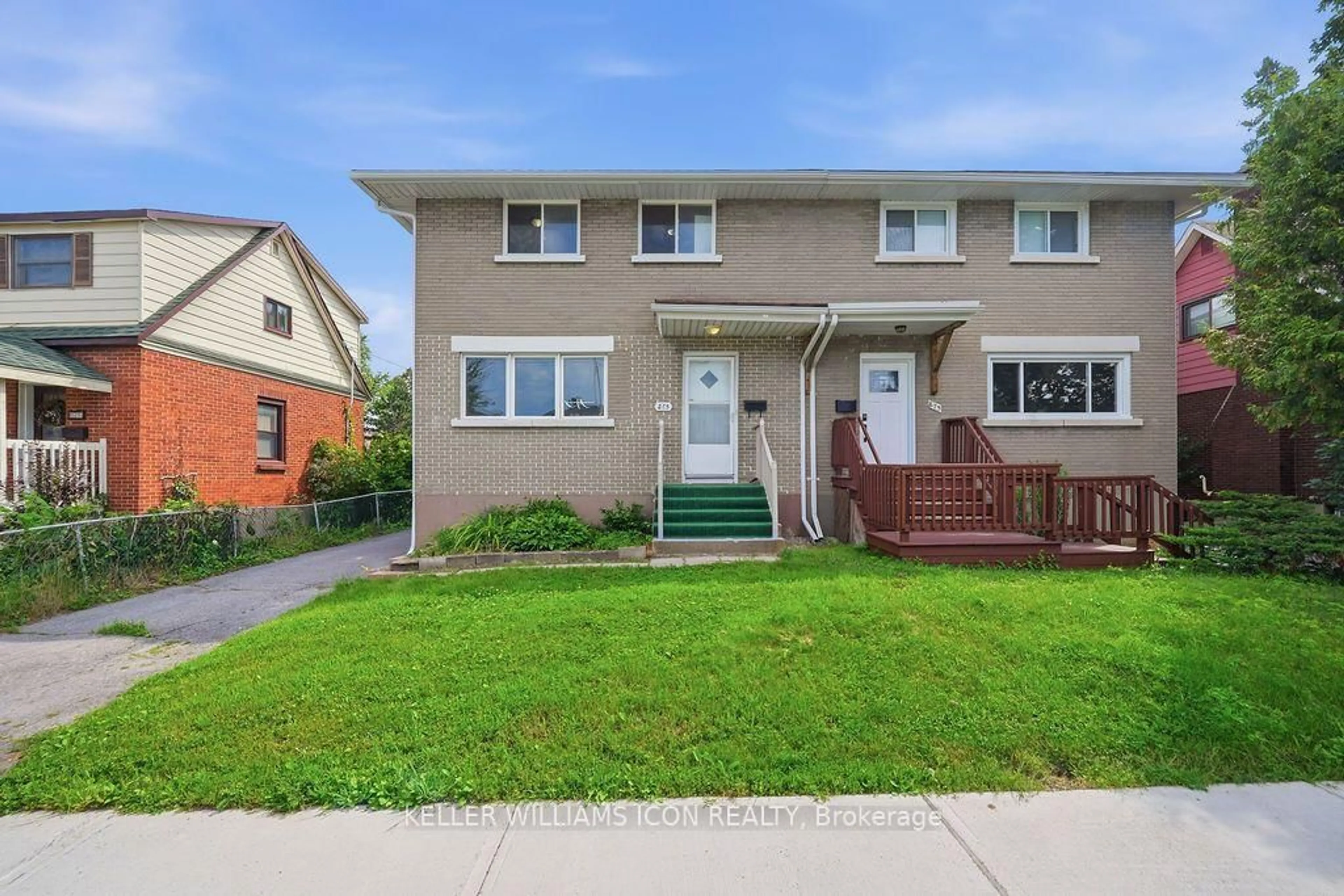 Home with vinyl exterior material, street for 873 Woodroffe Ave, Ottawa Ontario K2A 2G5