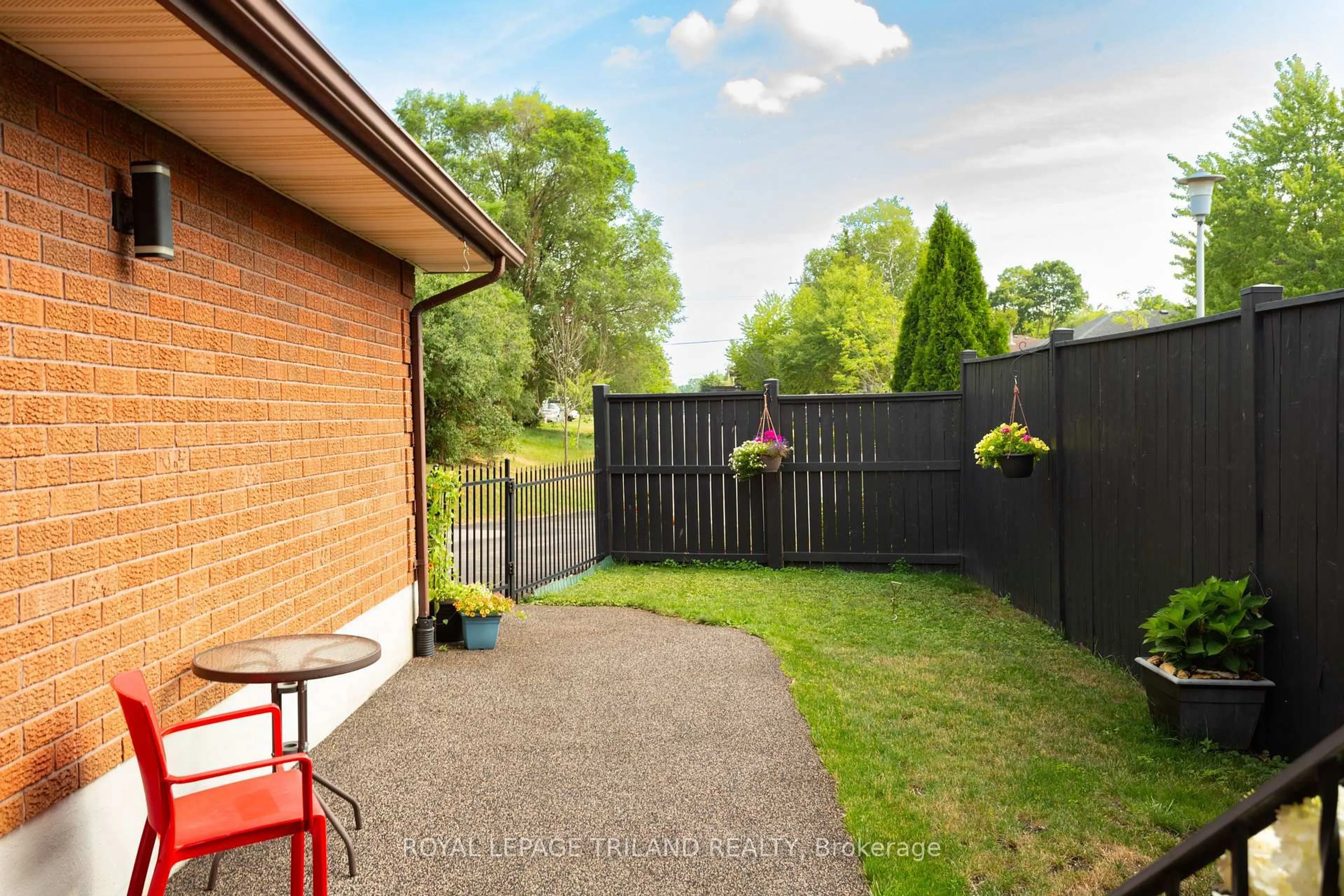 Patio, unknown for 419 Mcnay Pl, London East Ontario N5Y 5K5