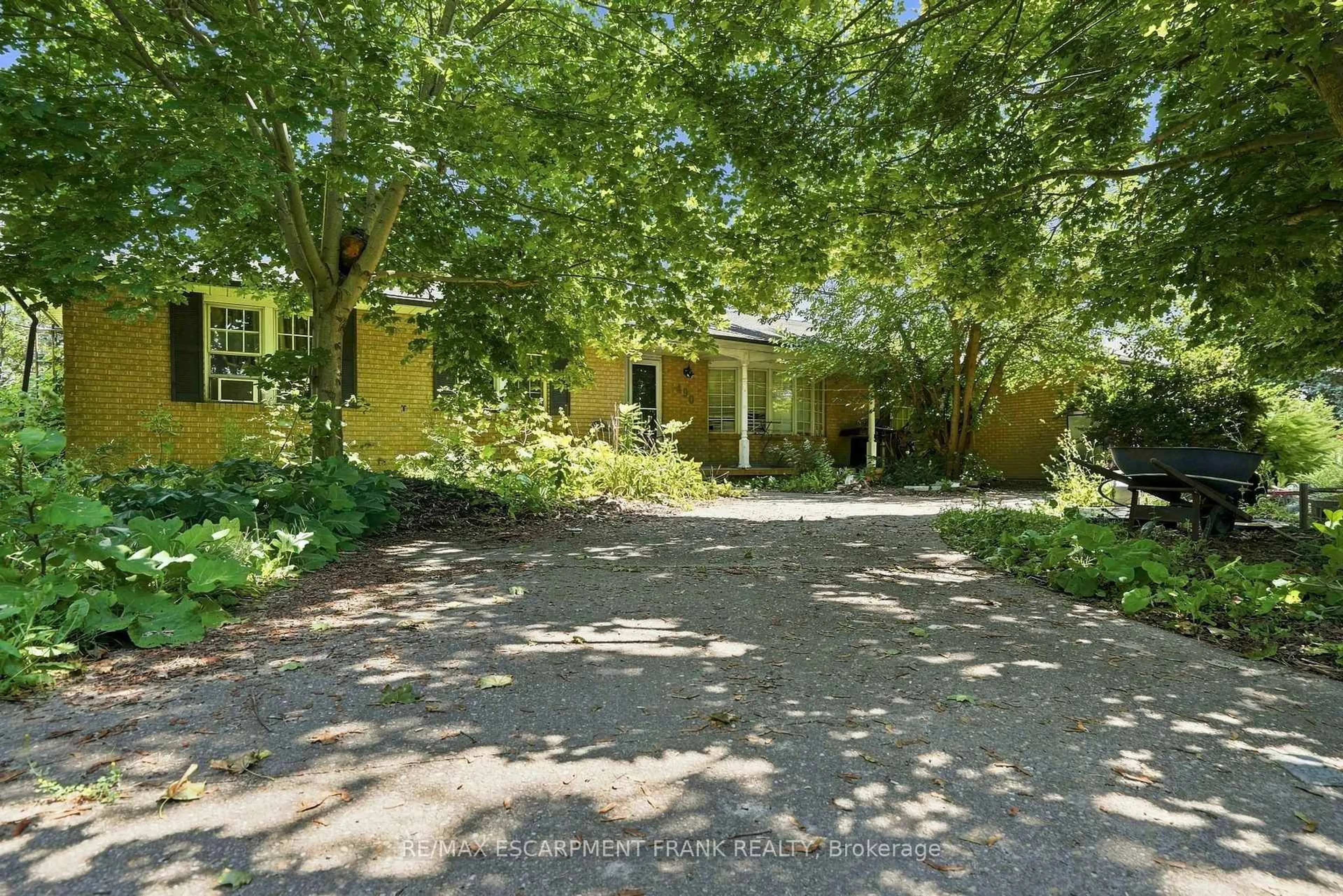 Unknown for 490 Tapleytown Rd, Hamilton Ontario L8J 3K6