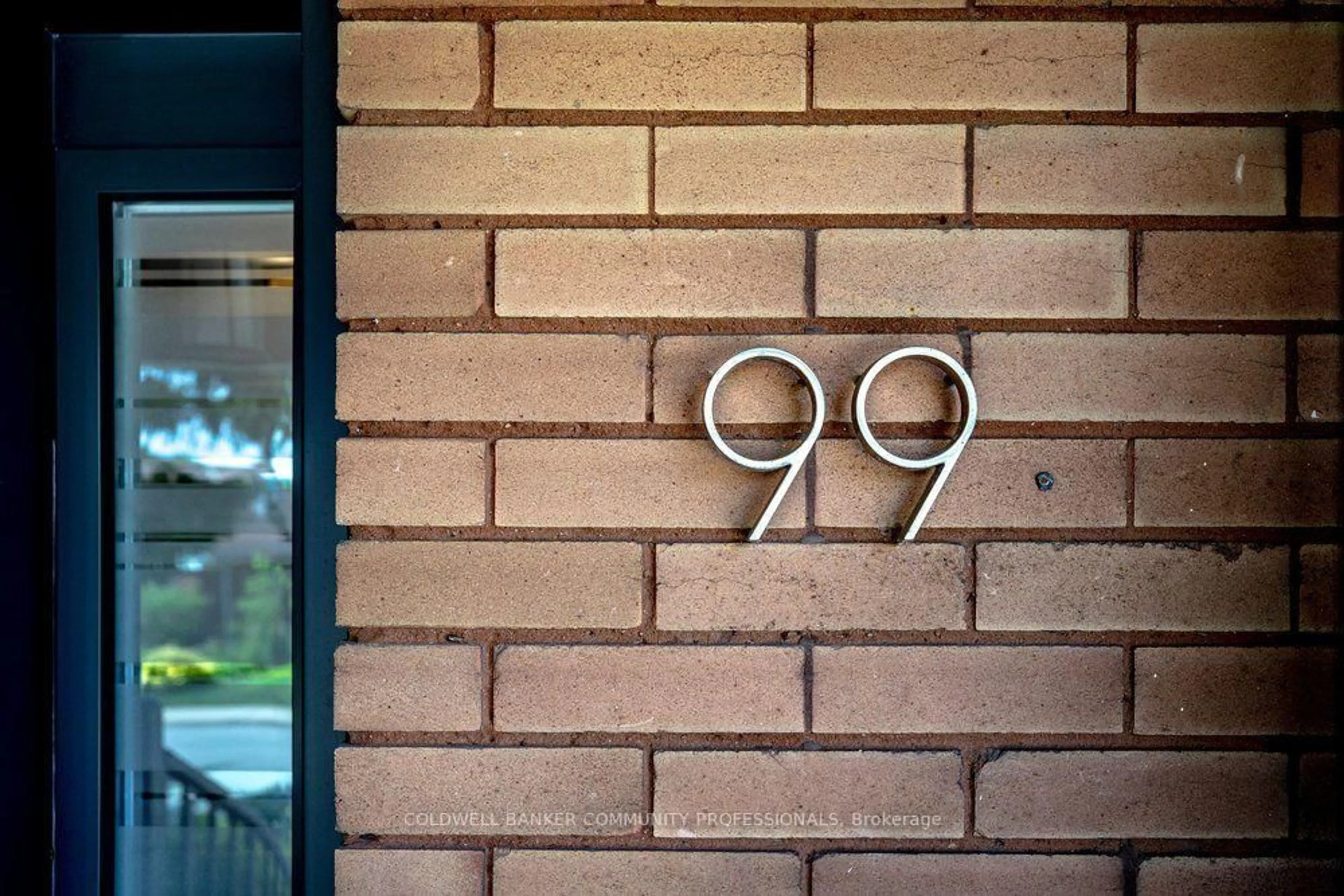 Unknown for 99 Hillcrest Ave, Hamilton Ontario L8P 2X1