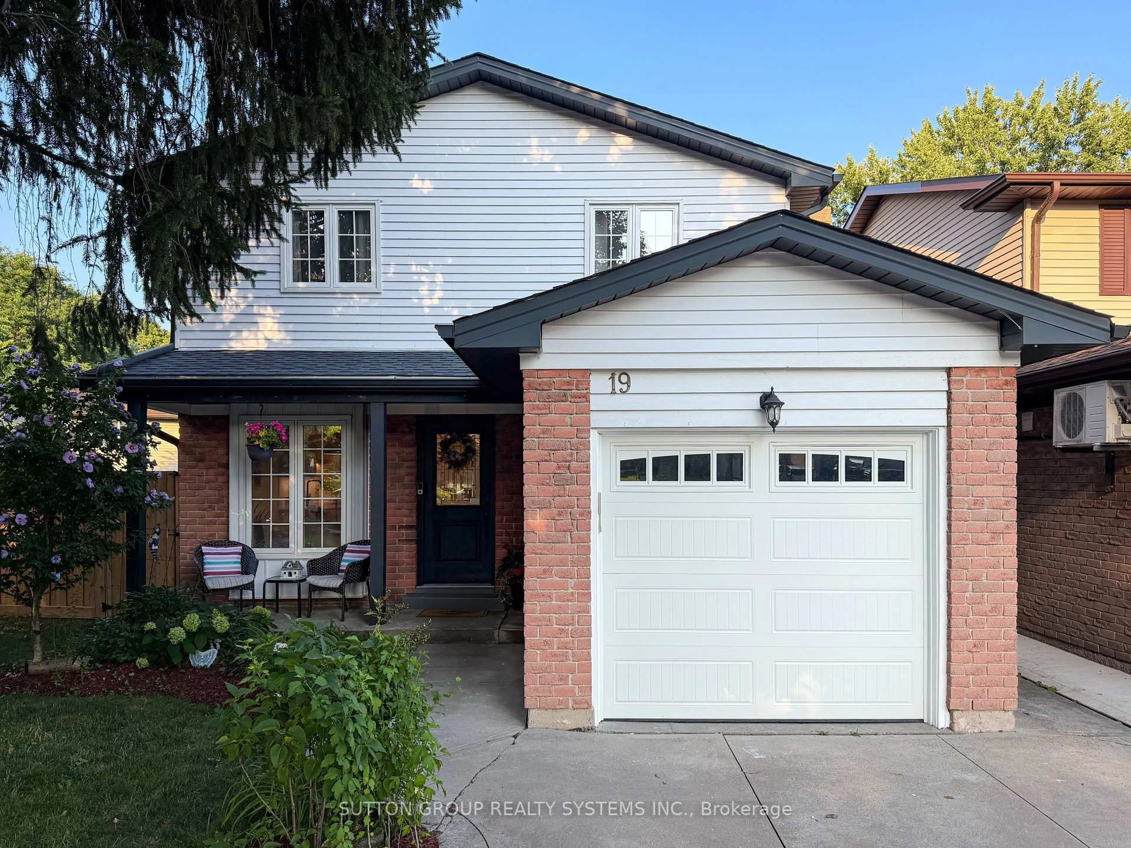 Home with brick exterior material, street for 19 Parkway Pl, Hamilton Ontario L9H 6K3