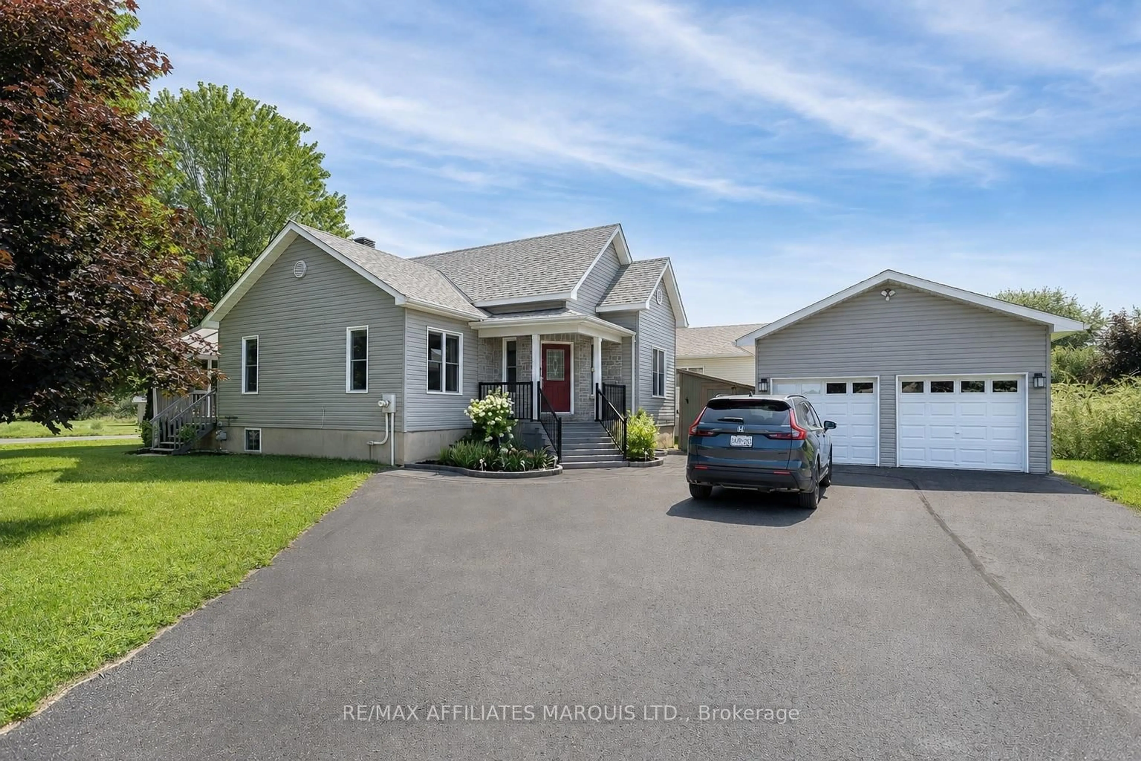 A pic from outside/outdoor area/front of a property/back of a property/a pic from drone, street for 4306 Schell St, South Dundas Ontario K0C 2H0