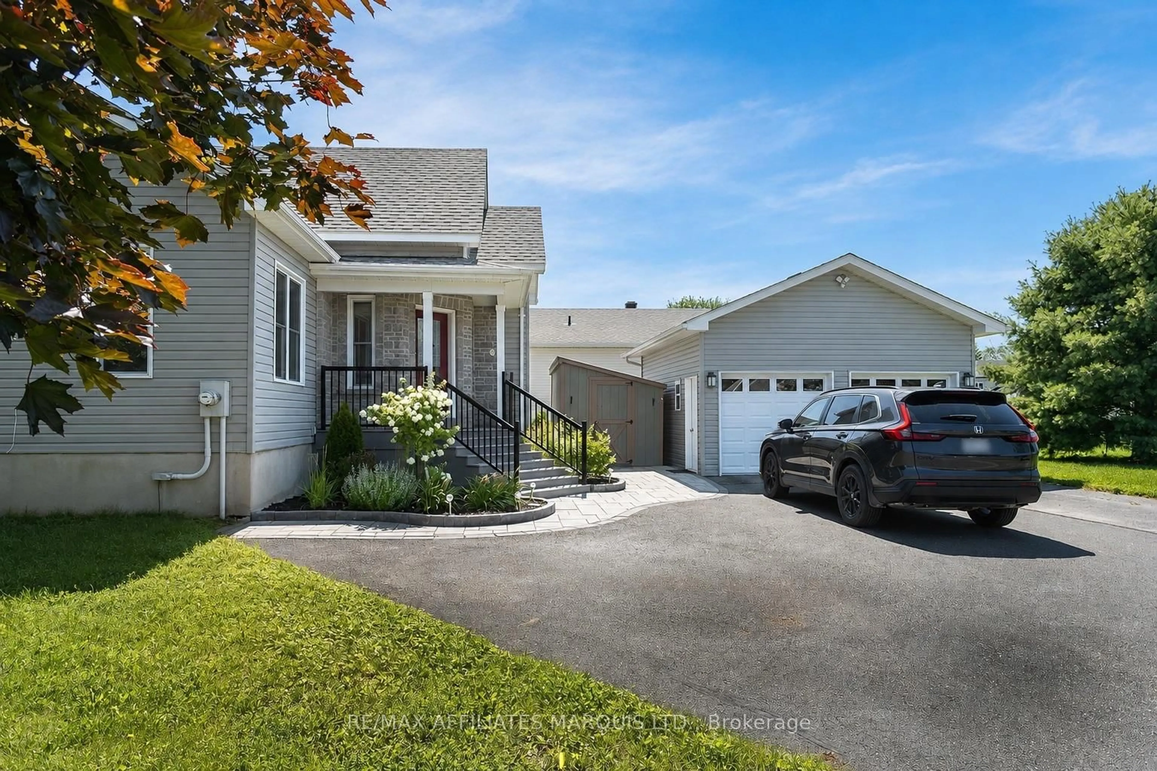 Home with vinyl exterior material, street for 4306 Schell St, South Dundas Ontario K0C 2H0