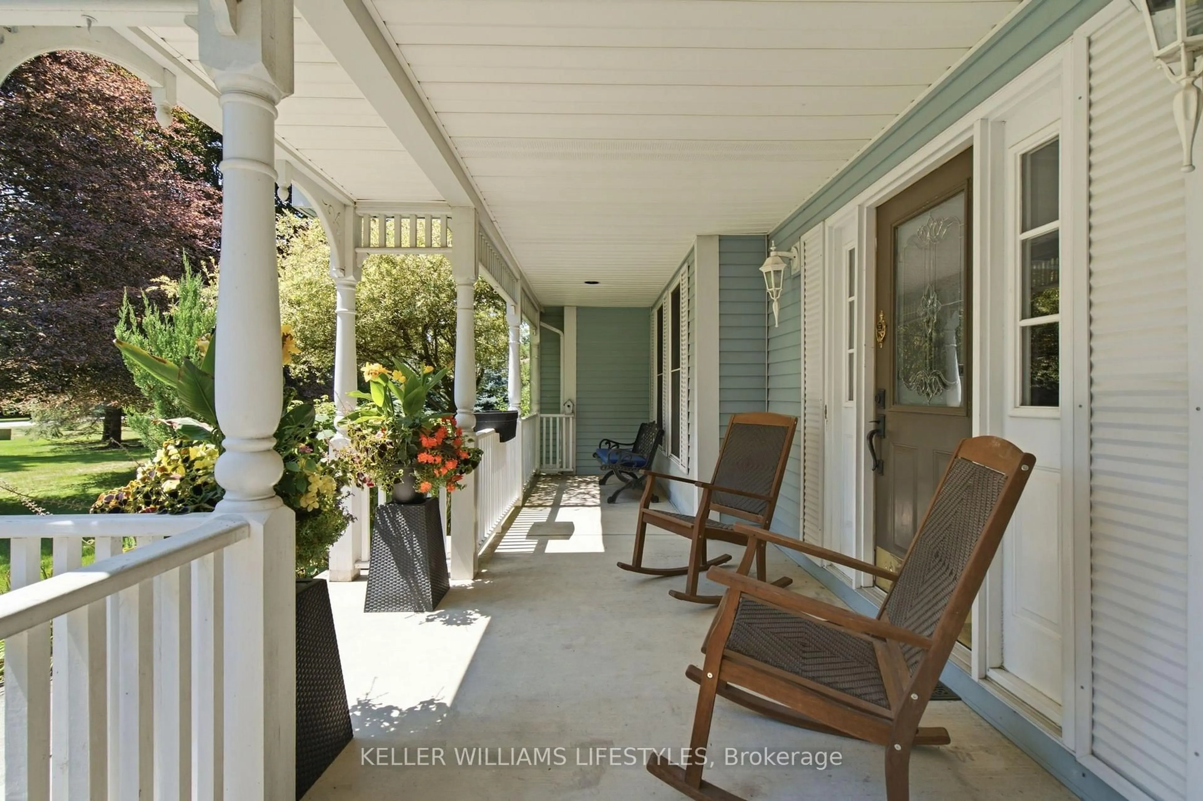 Patio, street for 14 LANSDOWNE PARK Cres, Middlesex Centre Ontario N0L 1R0