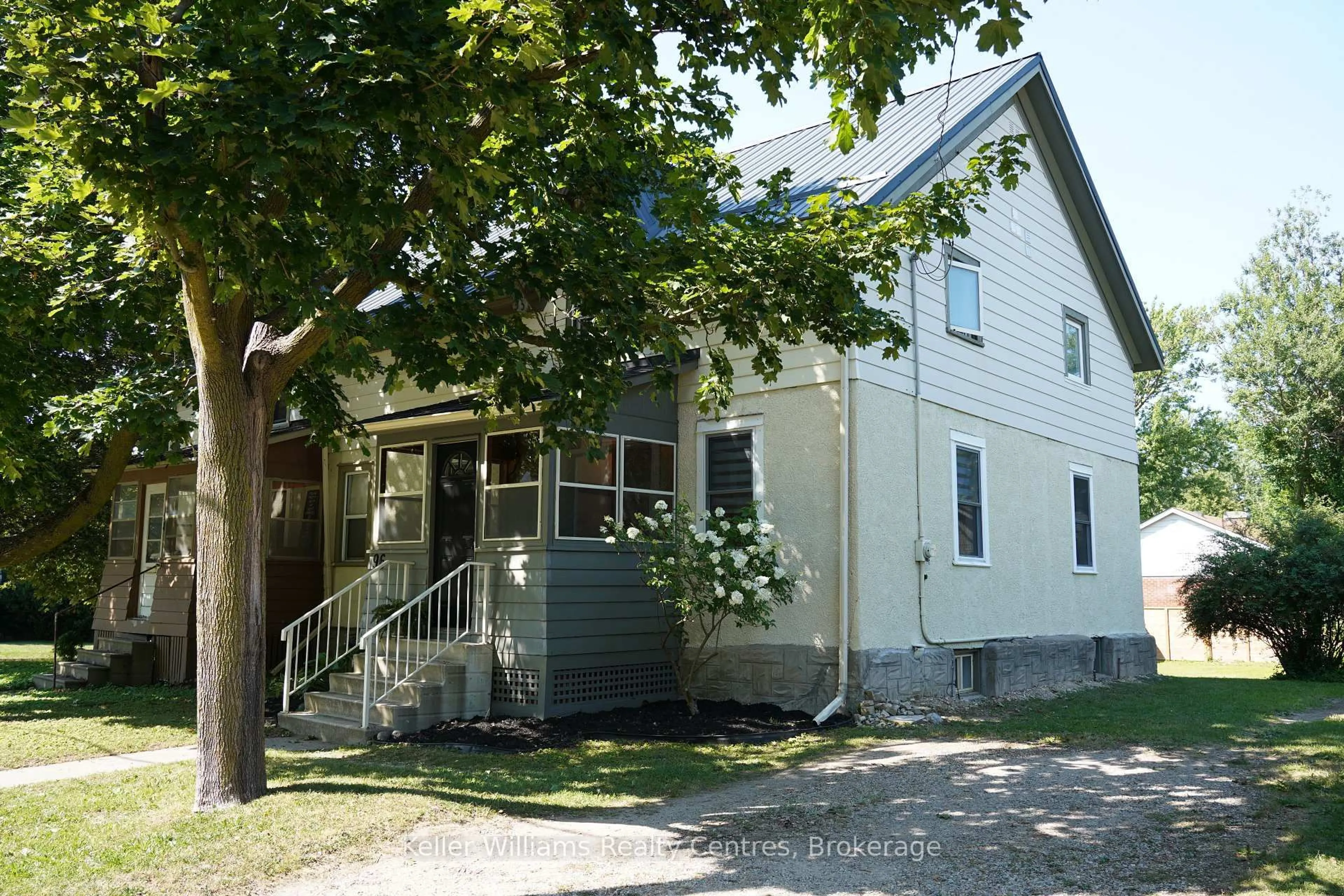 Unknown for 96 Charles St, Stratford Ontario N5A 5X7
