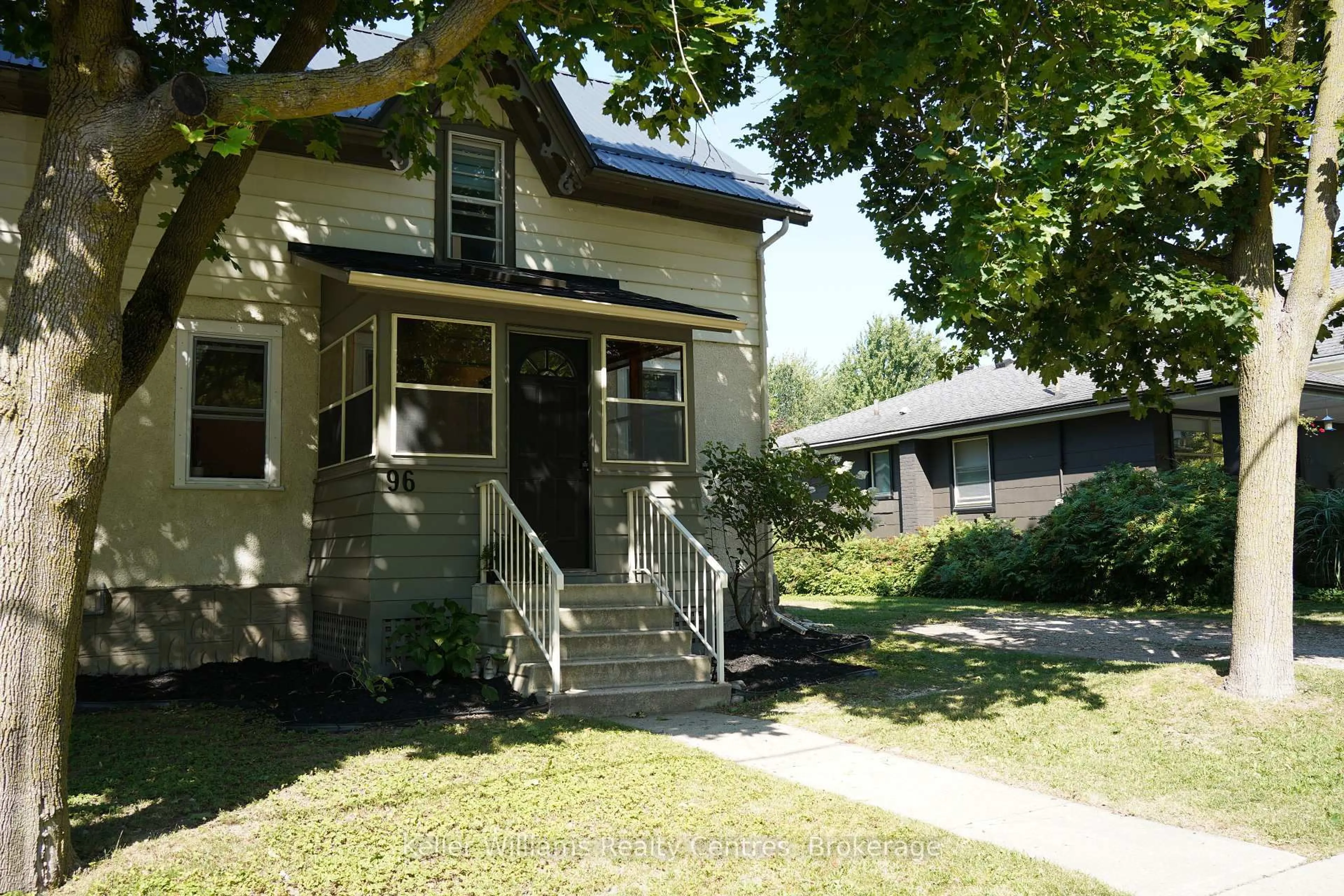 Unknown for 96 Charles St, Stratford Ontario N5A 5X7
